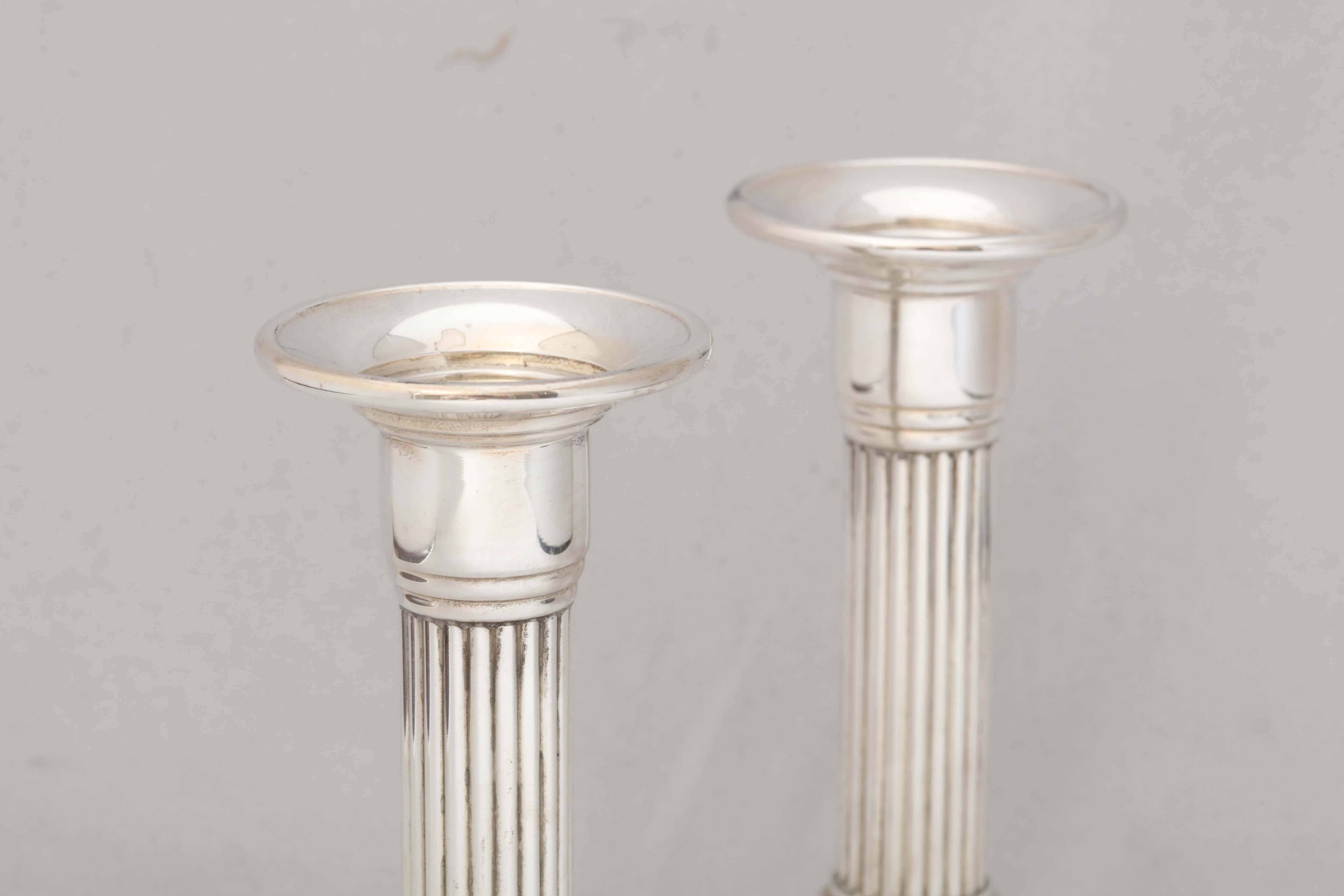 Pair of Sterling Silver Neoclassical Candlesticks In Excellent Condition In New York, NY