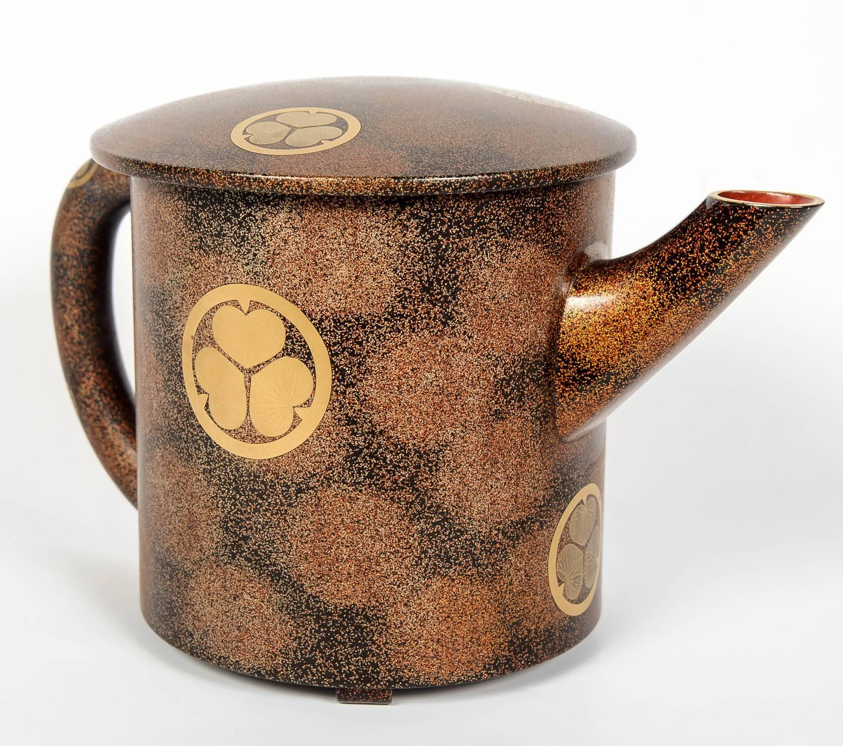 Meiji Japanese Lacquered Tea Pot For Sale 1