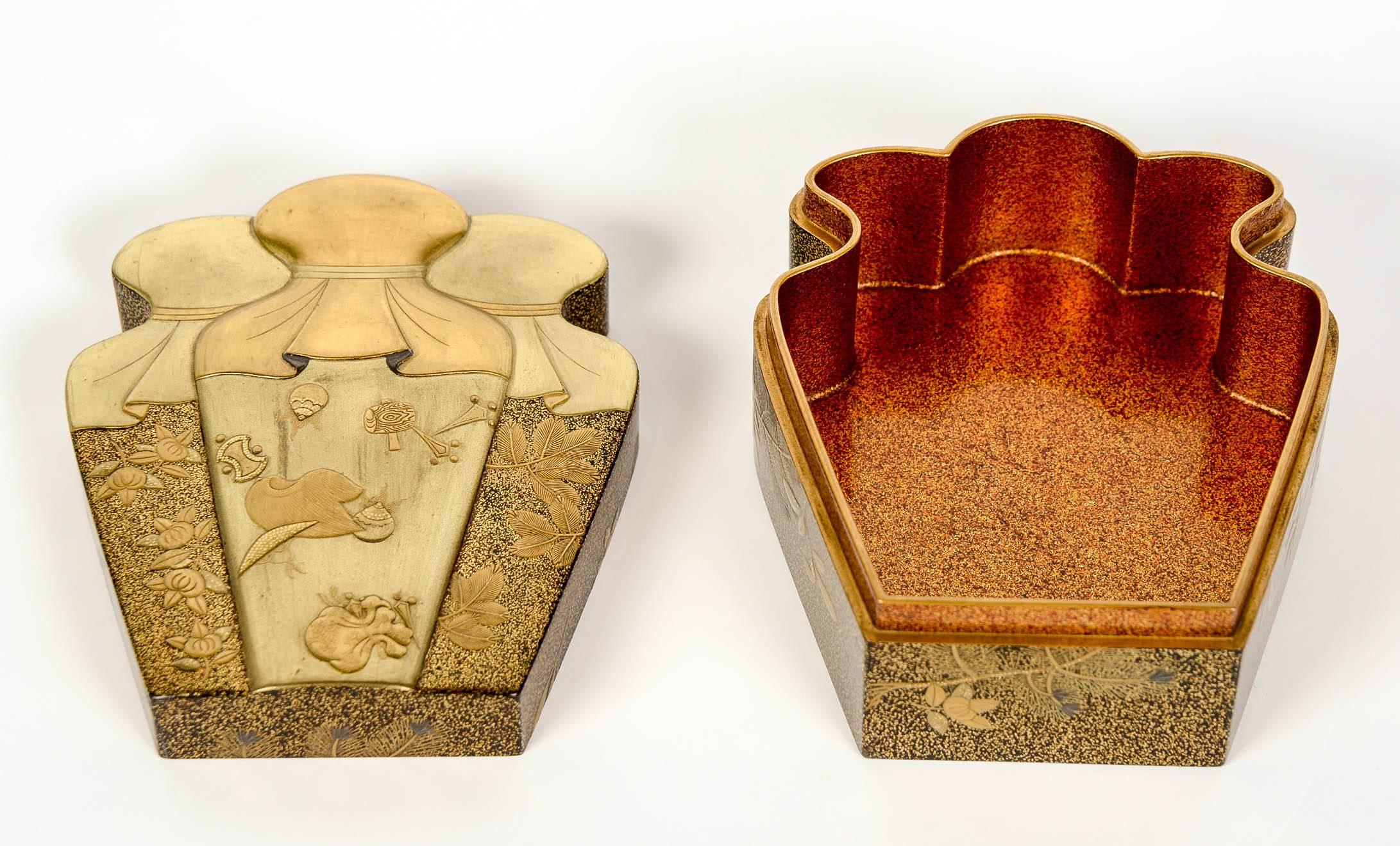Meiji Japanese Gold Lacquered Treasure Bag Shape Kobako, Box For Sale 1