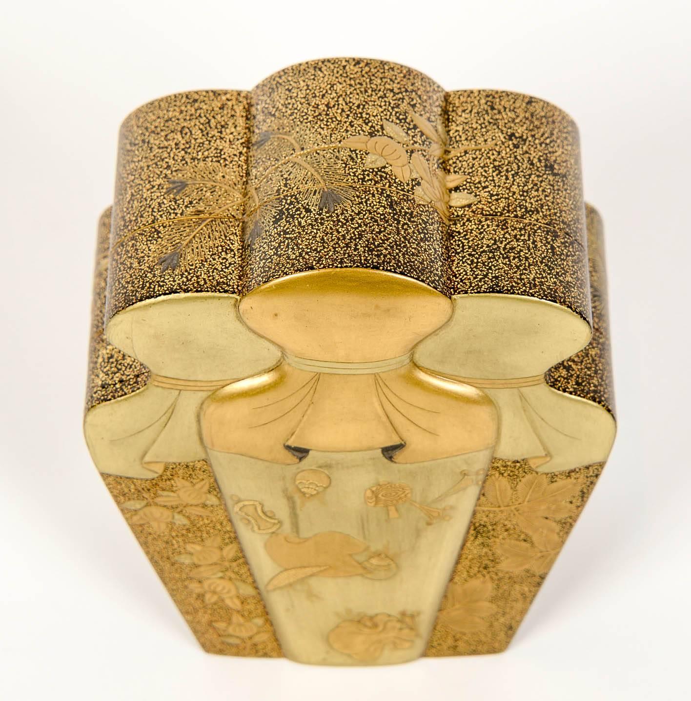 Meiji Japanese Gold Lacquered Treasure Bag Shape Kobako, Box For Sale 3