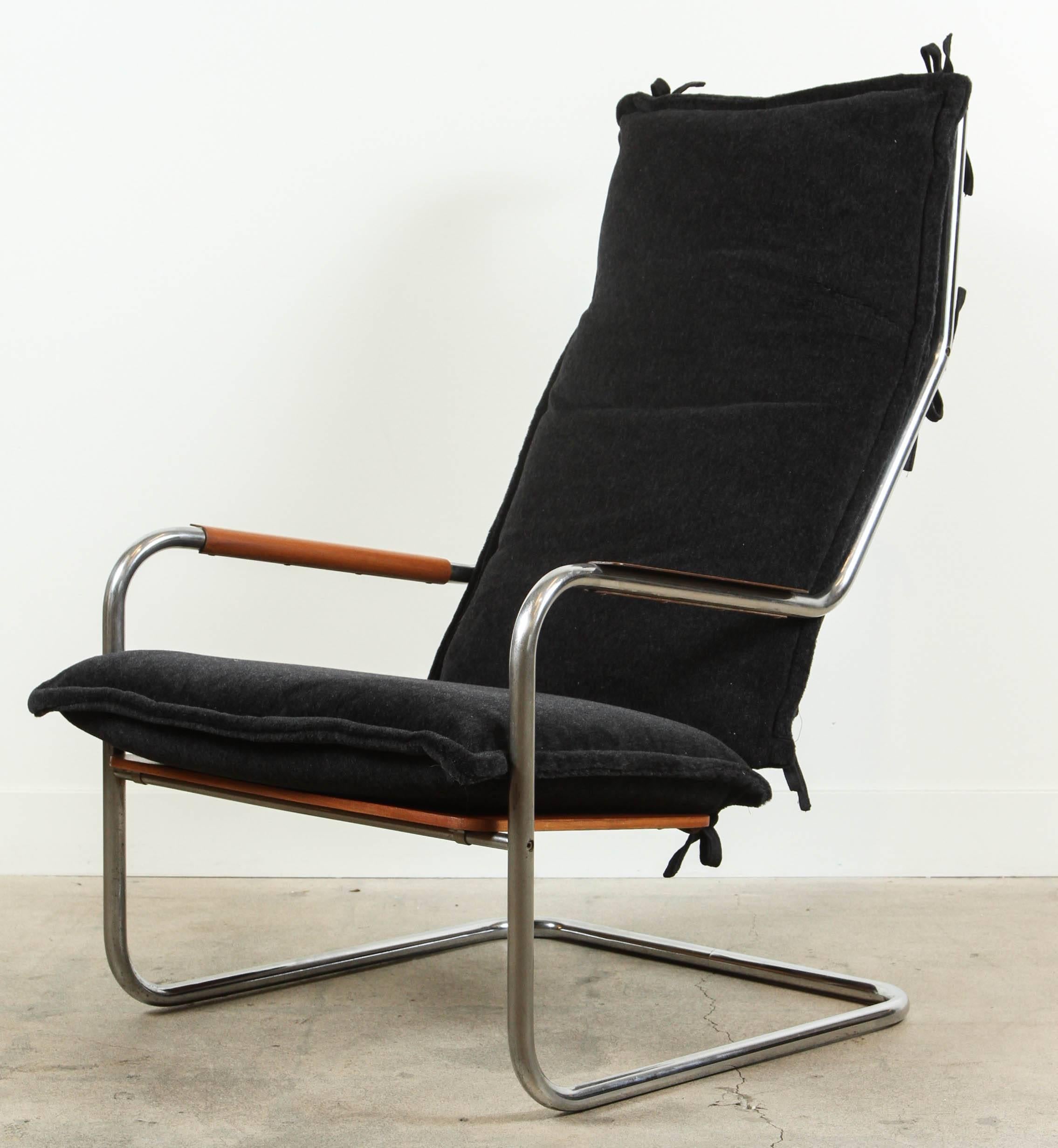Mid-Century Modern Pair of Alpaca and Chrome Lounge Chairs by Thonet