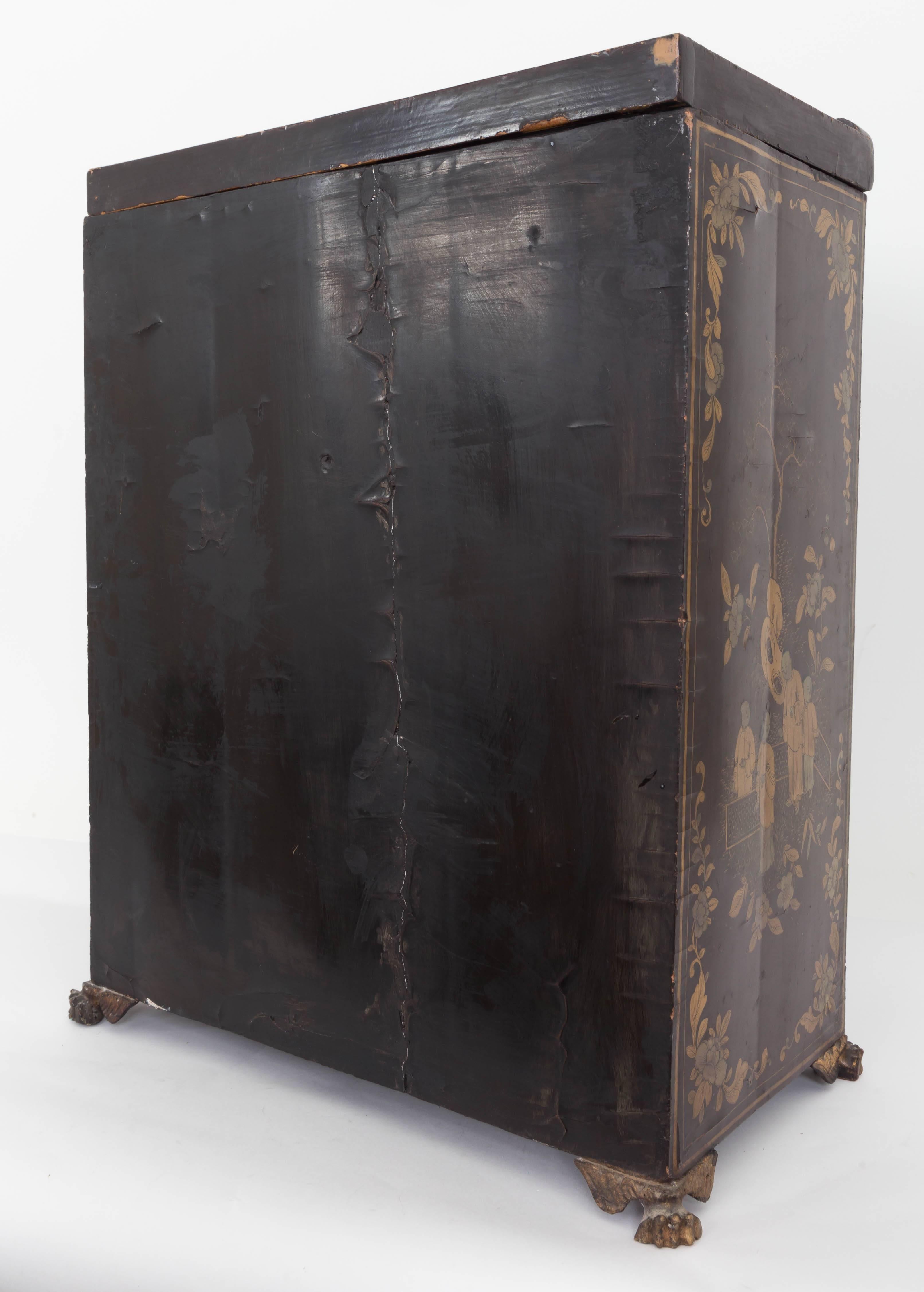 Early 19th Century Chinese Export Laquer Chest 4