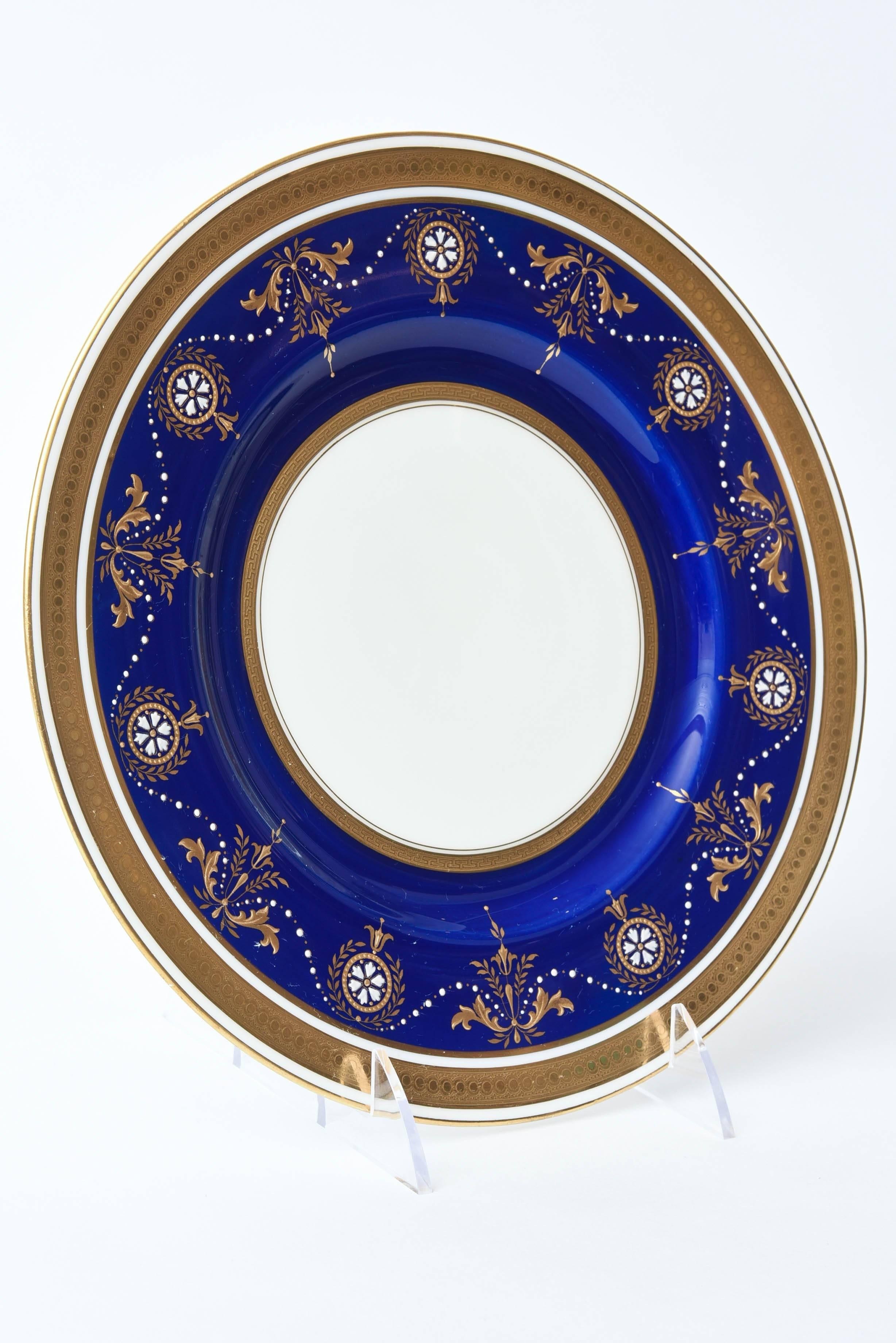 12 Antique Minton England Elaborate Cobalt Jewel & Gilt Encrusted Dinner Plates In Good Condition For Sale In West Palm Beach, FL