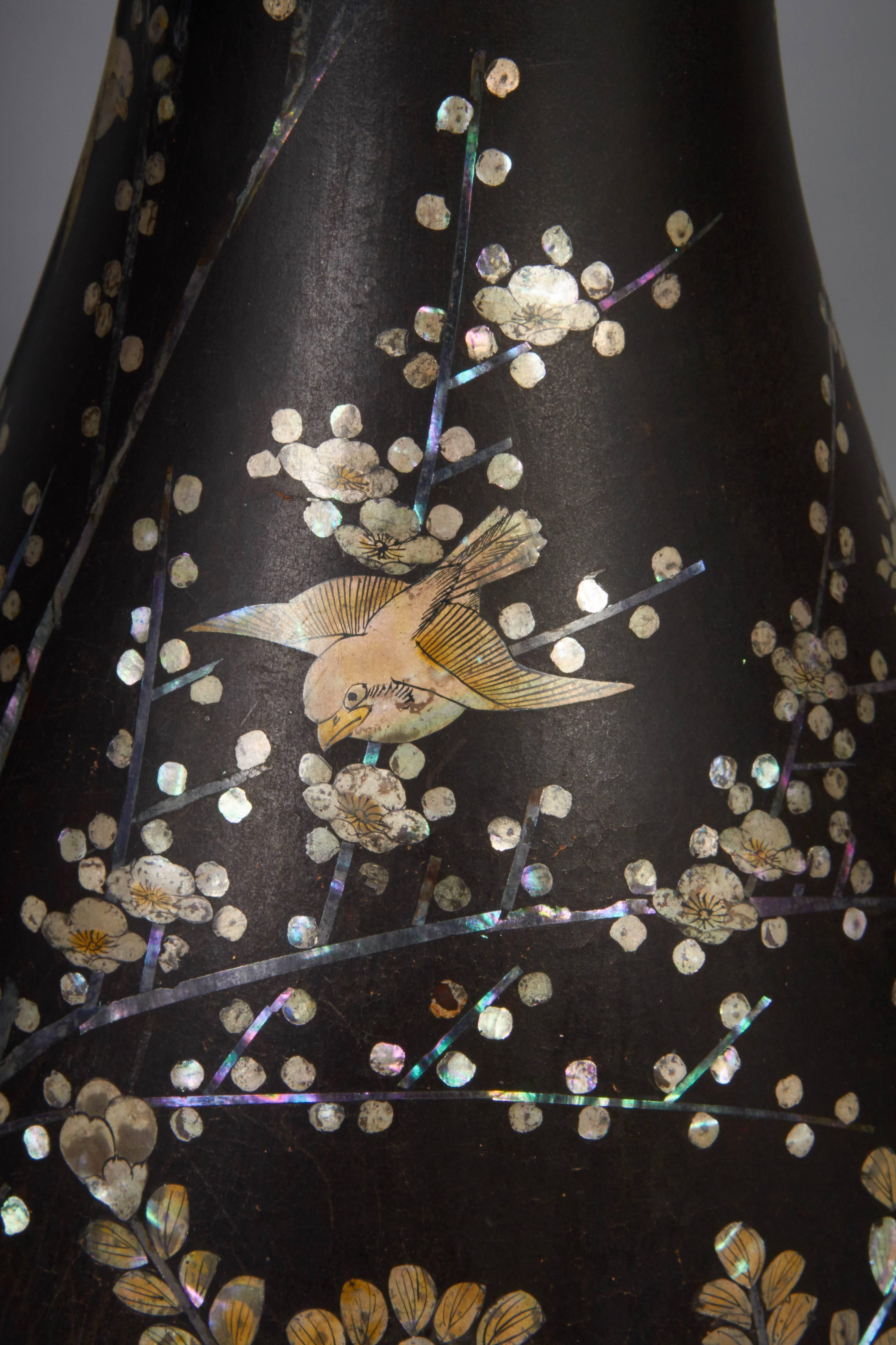 black and gold japanese vases