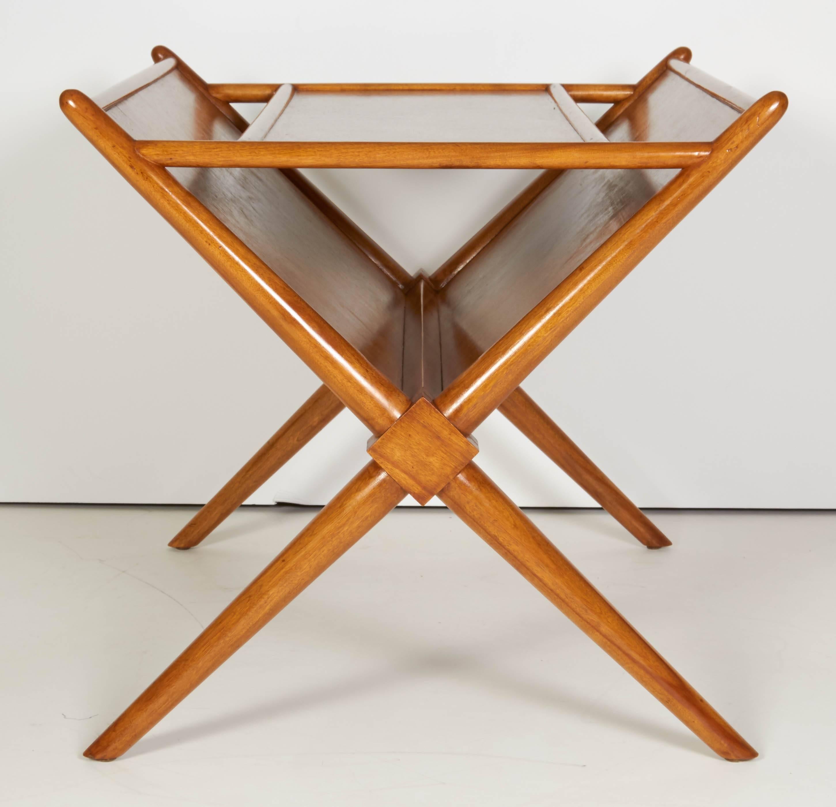 Mid-Century Modern Table d'appoint pour magazines de T.H. Robsjohn-Gibbings, design du milieu du siècle dernier, bois, vers 1950 en vente