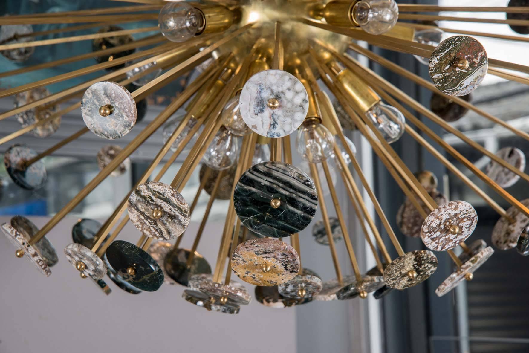 Brass and Ocean Jasper Oval Chandelier﻿ In Excellent Condition For Sale In Saint-Ouen, IDF