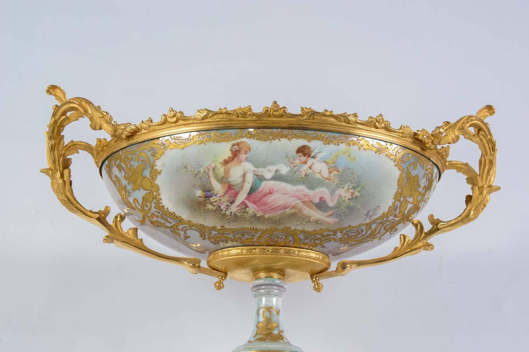 Louis XV Gorgeous Porcelain of Sèvres Center of Table For Sale