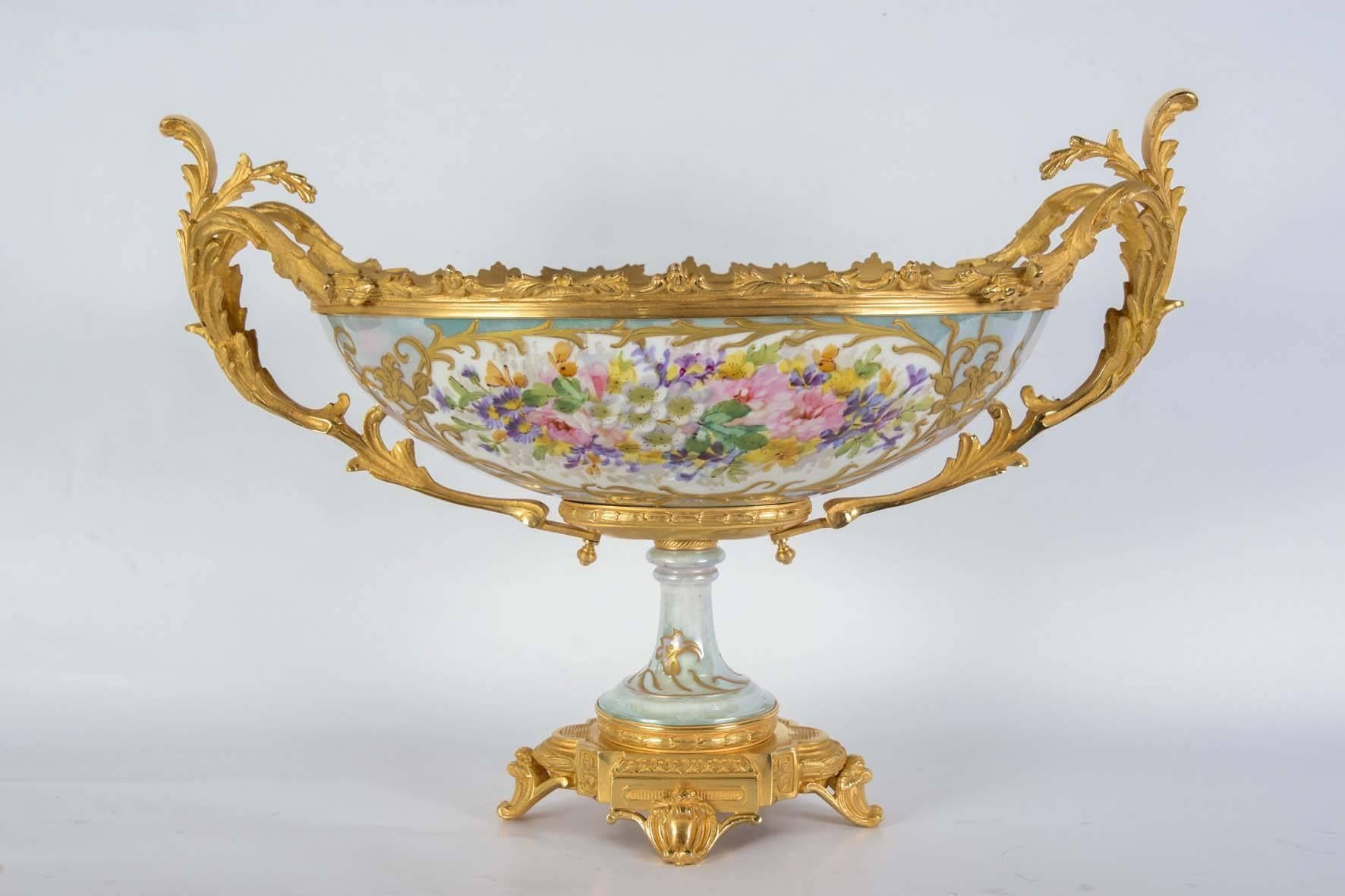 Gorgeous Porcelain of Sèvres Center of Table In Excellent Condition For Sale In Paris, FR