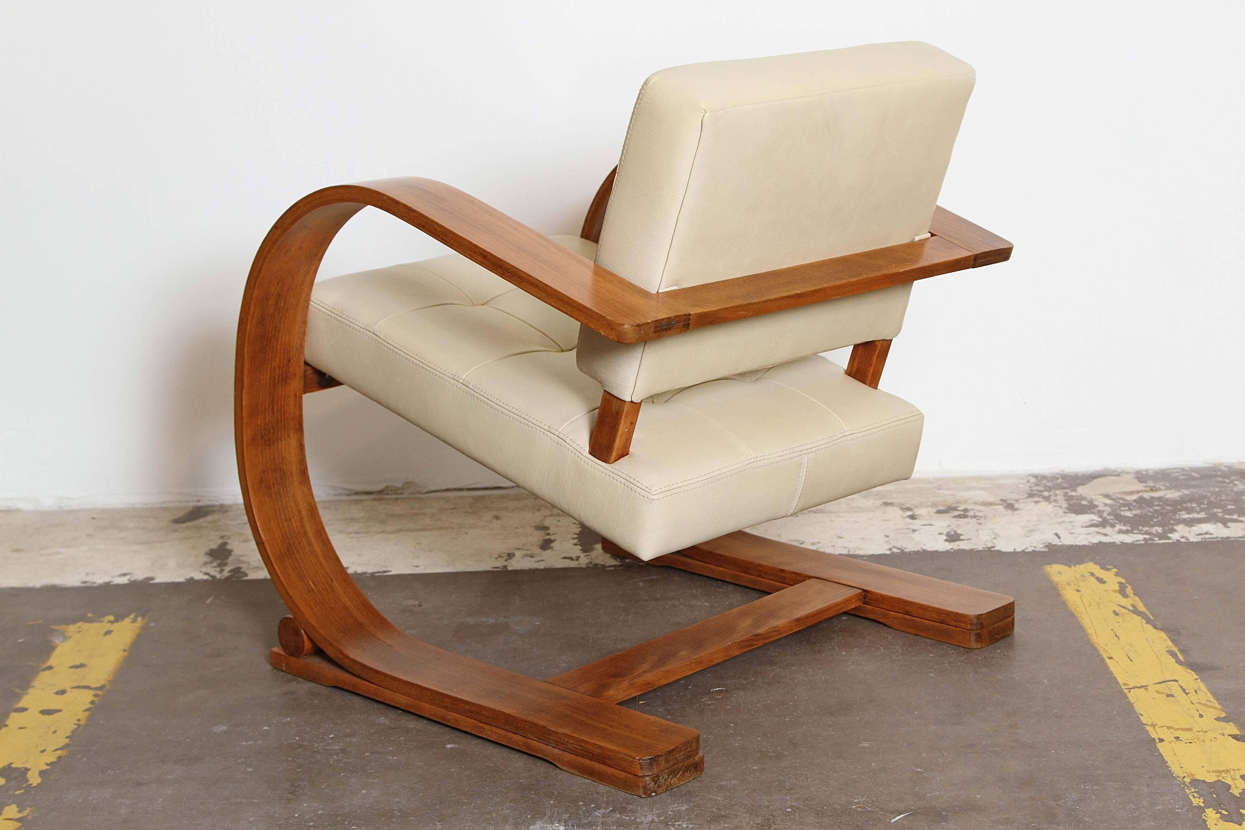 Streamline Art Deco Cantilevered Bentwood Modernist Lounge Chair In Good Condition In Dallas, TX