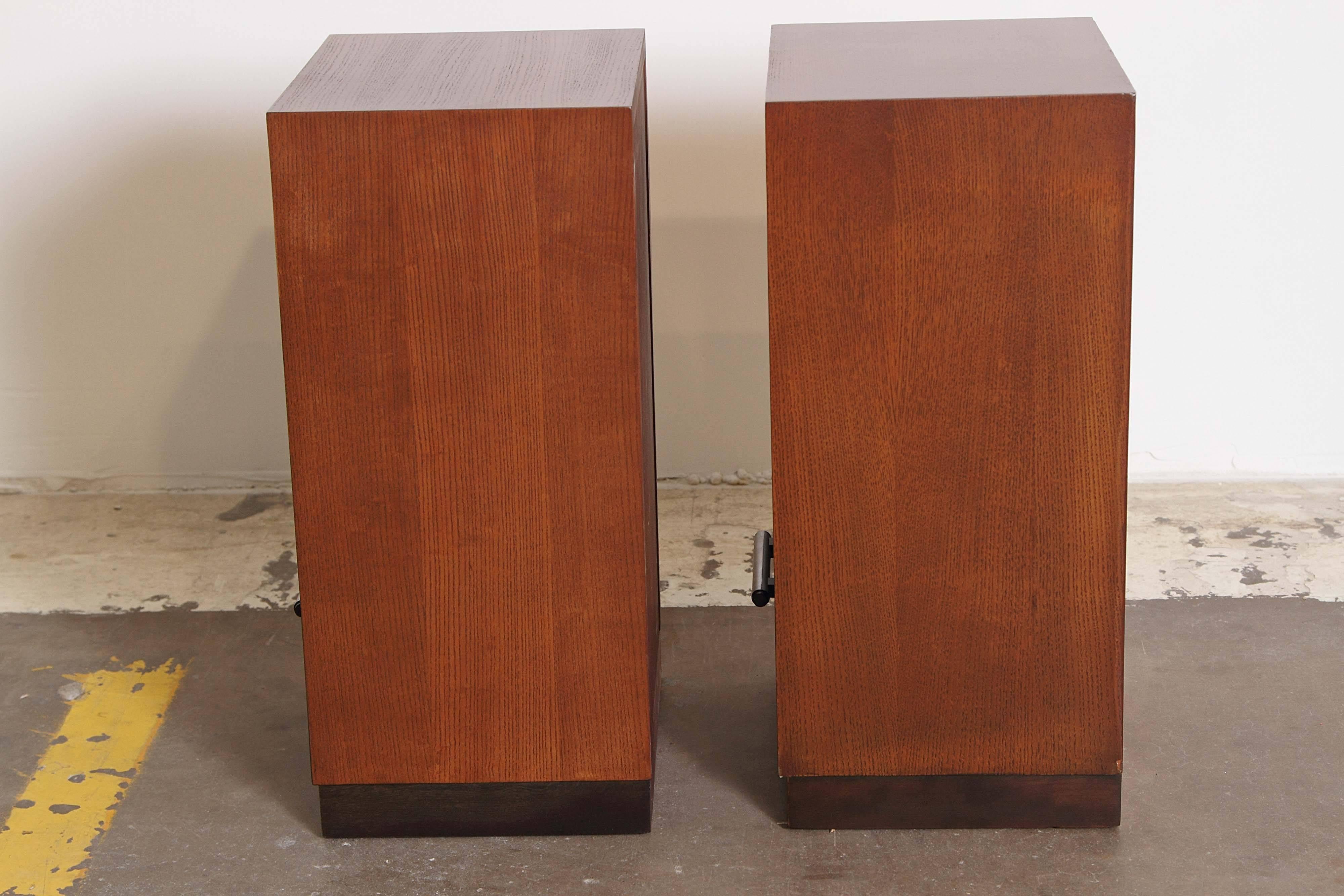 Gilbert Rohde Herman Miller Art Deco 1933 World's Fair Nightstands Matched Pair In Good Condition For Sale In Dallas, TX