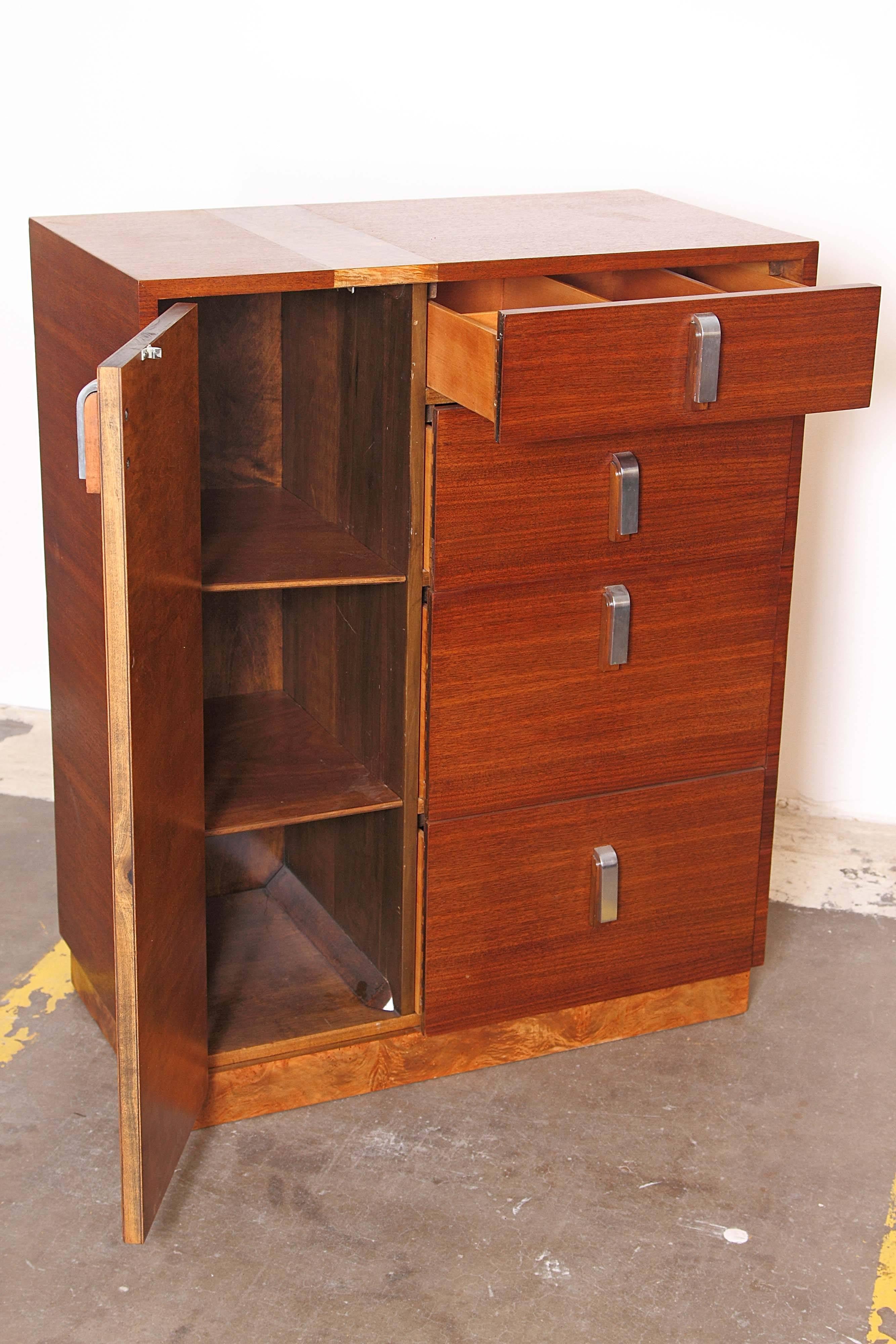 Mid-20th Century Uncommon Gilbert Rohde for Herman Miller, 1933 Series Valet and Nightstand For Sale