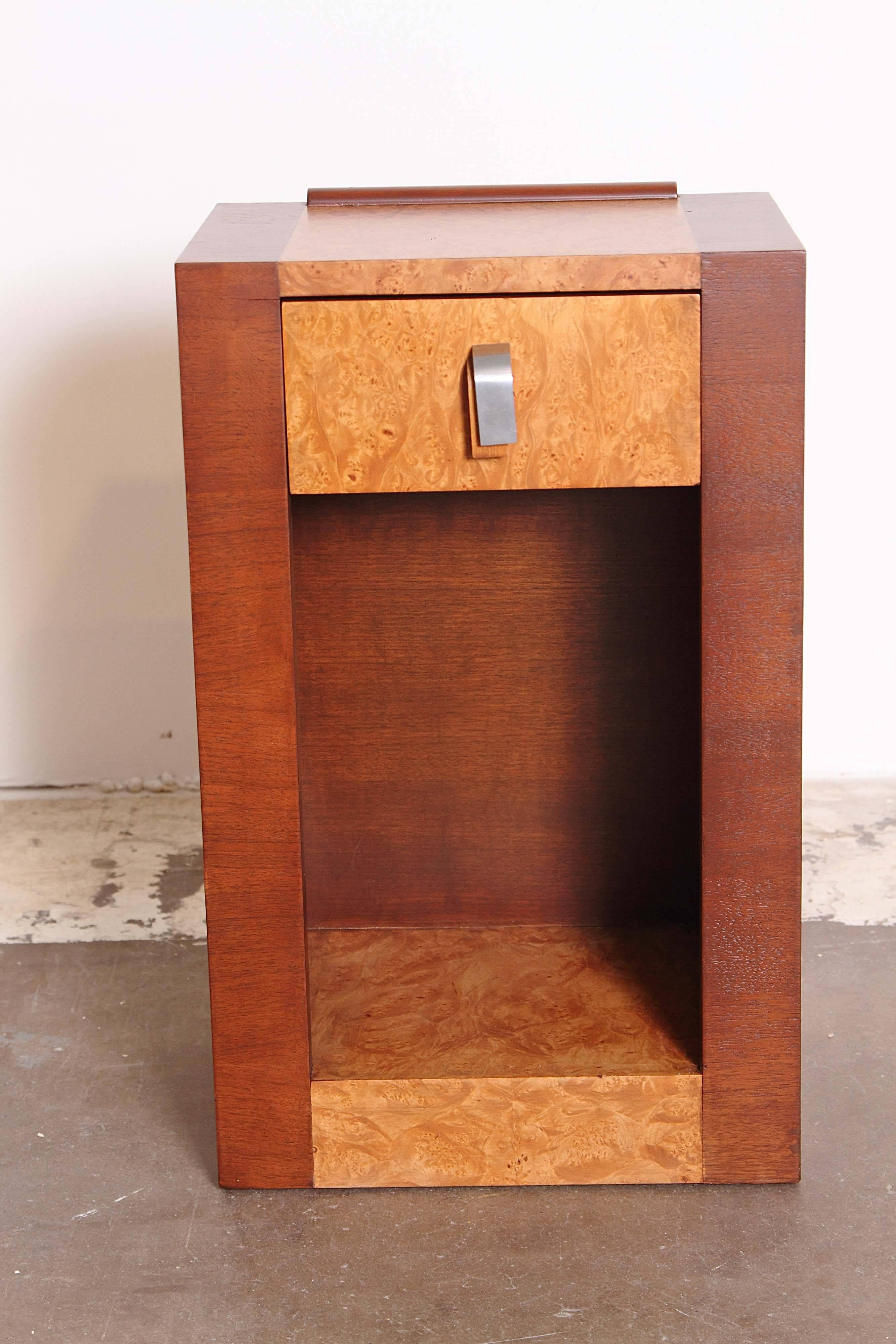 Uncommon Gilbert Rohde for Herman Miller, 1933 Series Valet and Nightstand For Sale 2