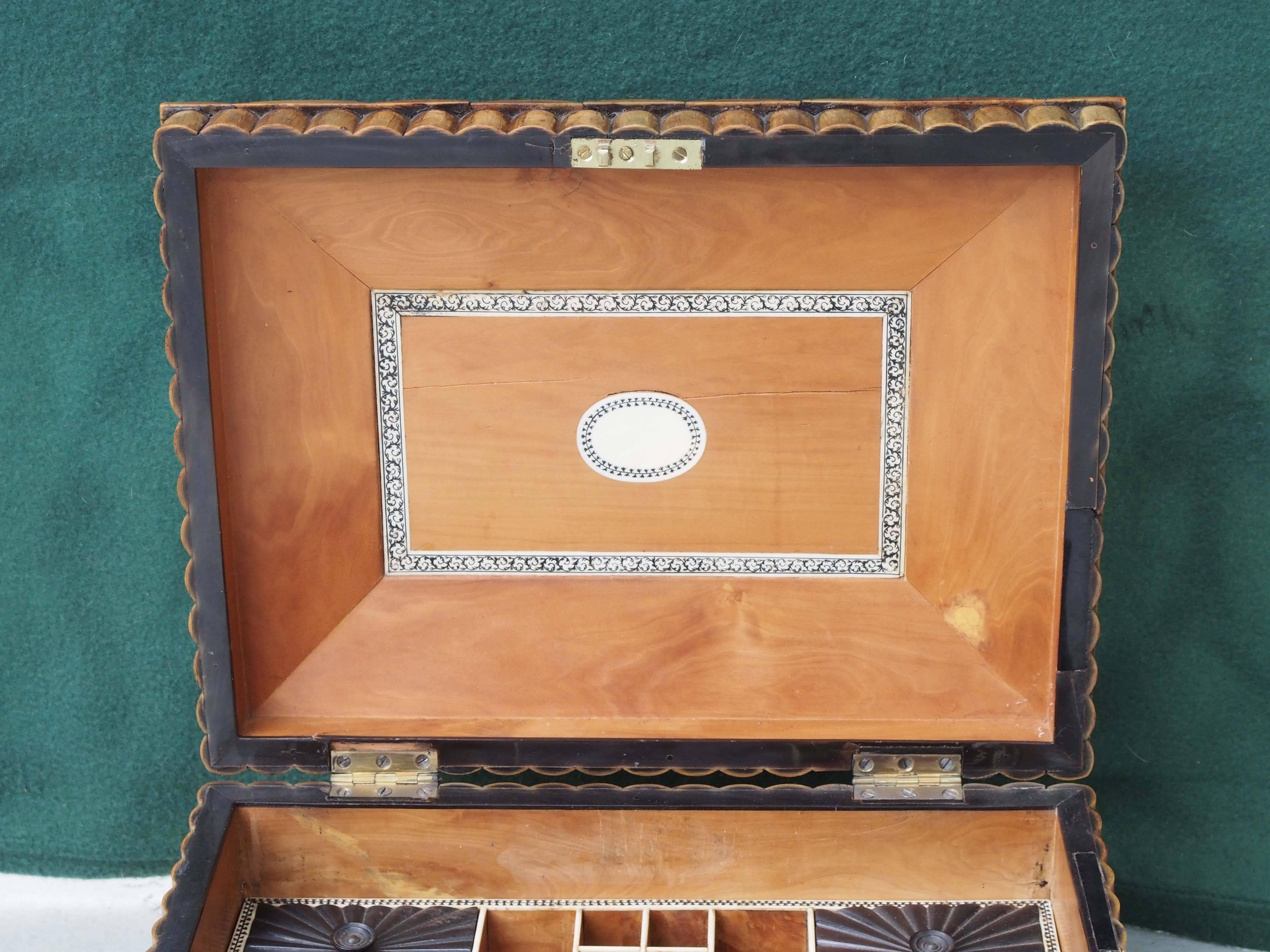 19th Century Indian Buffalo Horn Sewing Box For Sale 1