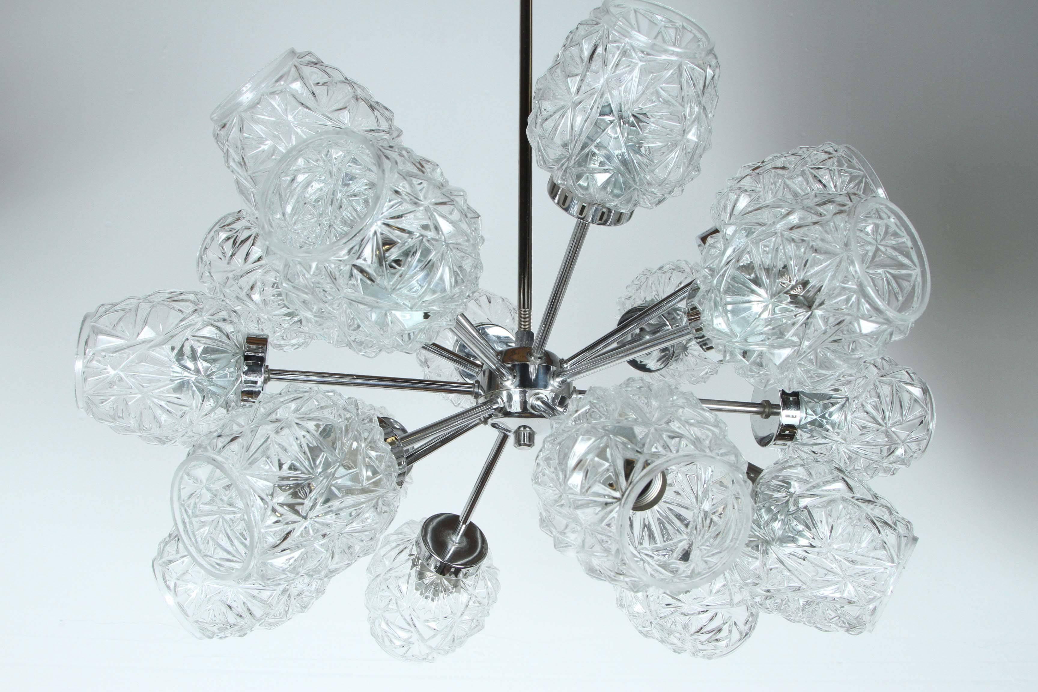 Chrome Lustre Spoutnik allemand à dix-huit bras en vente