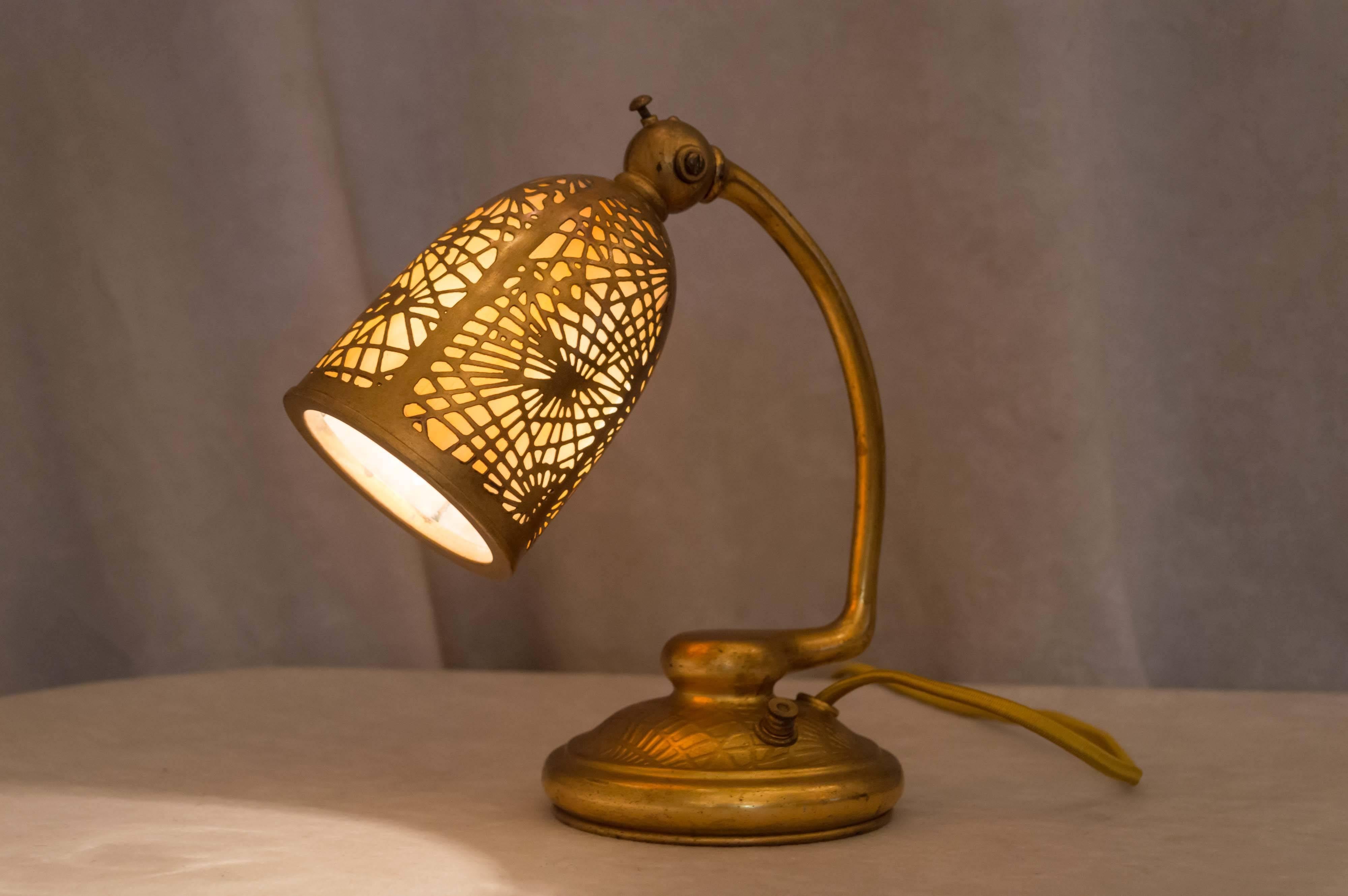 Tiffany Studios Gilt Bronze Pine Needle Desk Lamp In Excellent Condition In Petaluma, CA