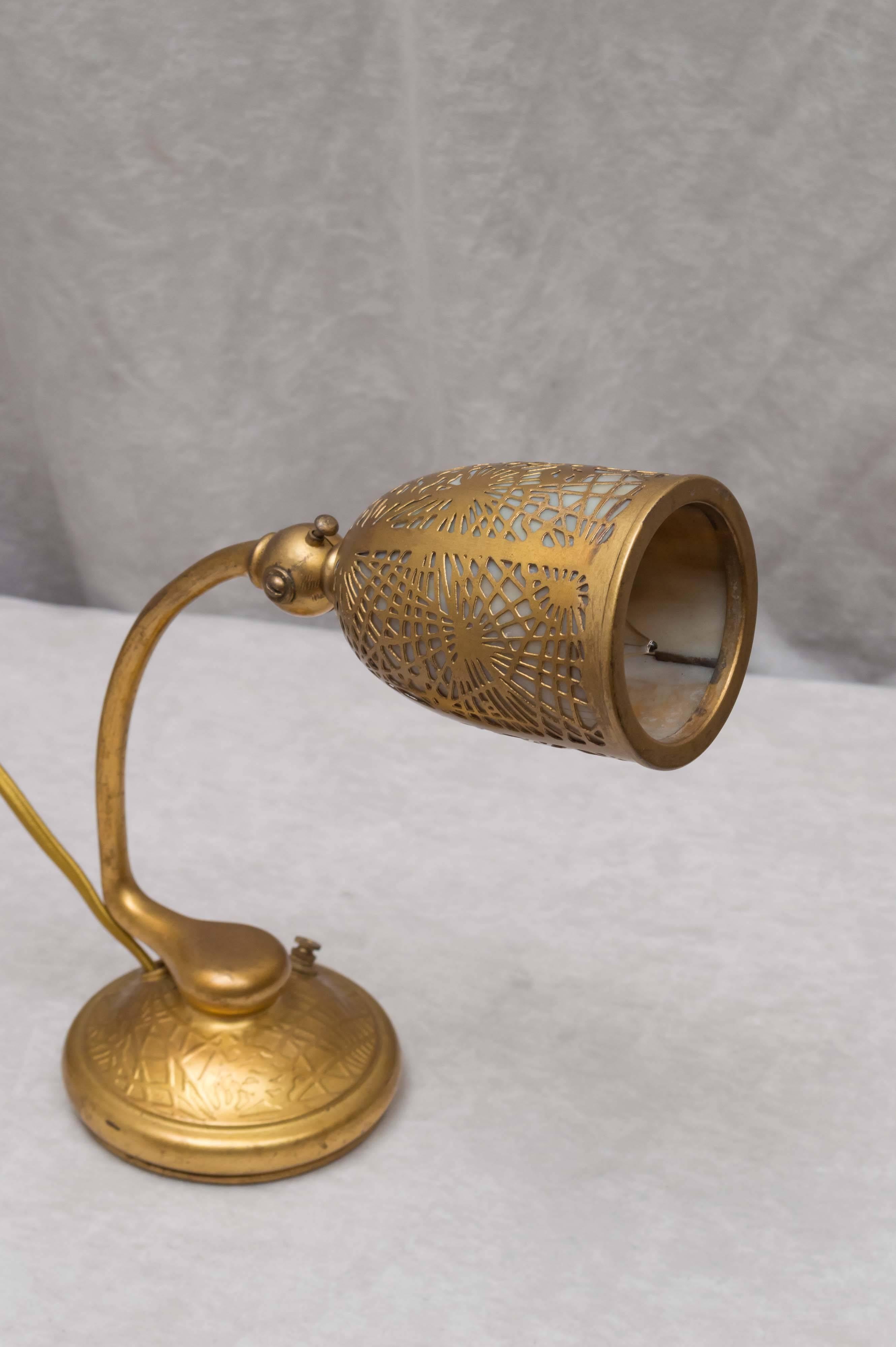 Tiffany Studios Gilt Bronze Pine Needle Desk Lamp 3
