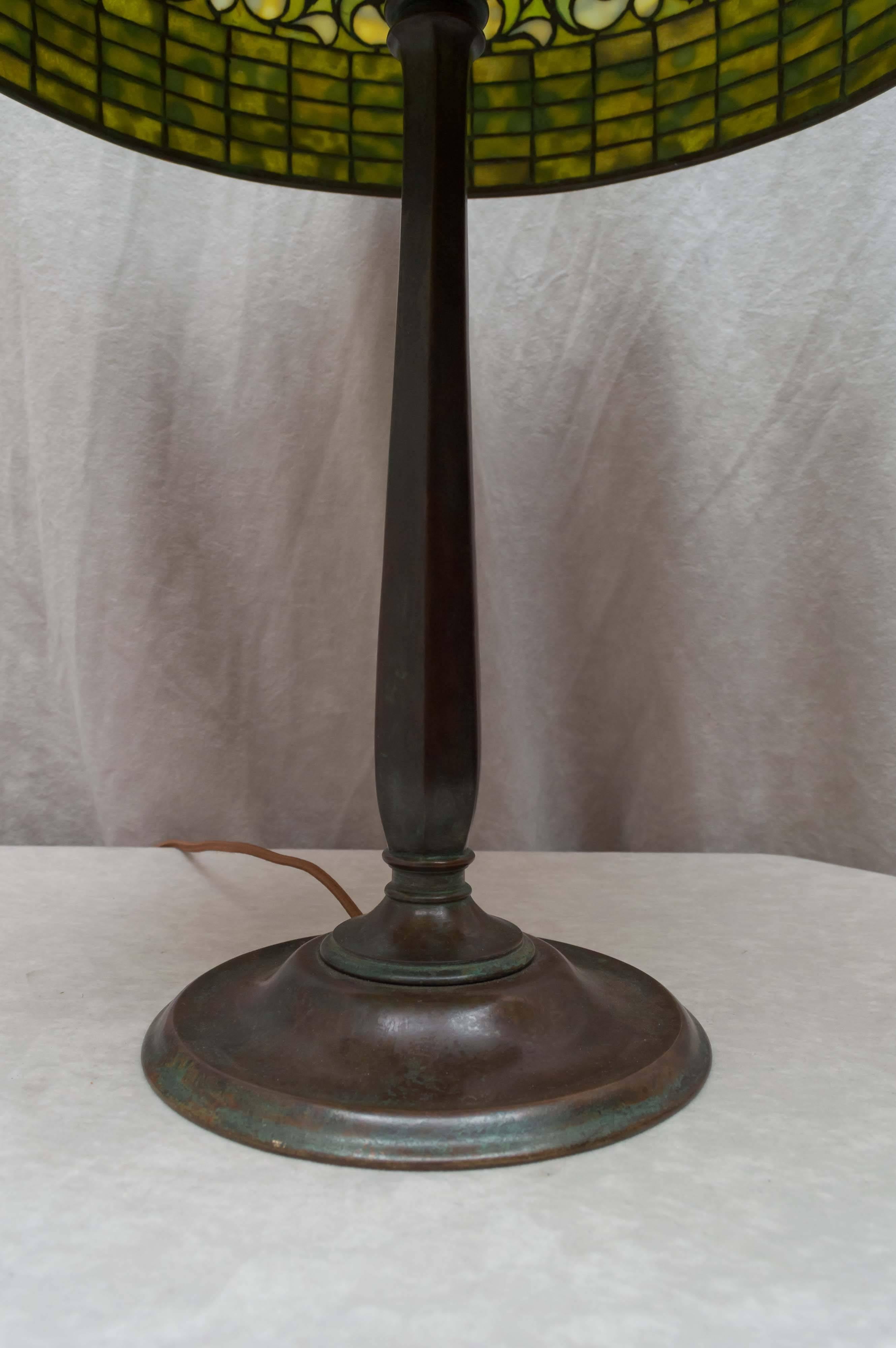 Arts and Crafts Tiffany Studios Swirling Leaf Table Lamp