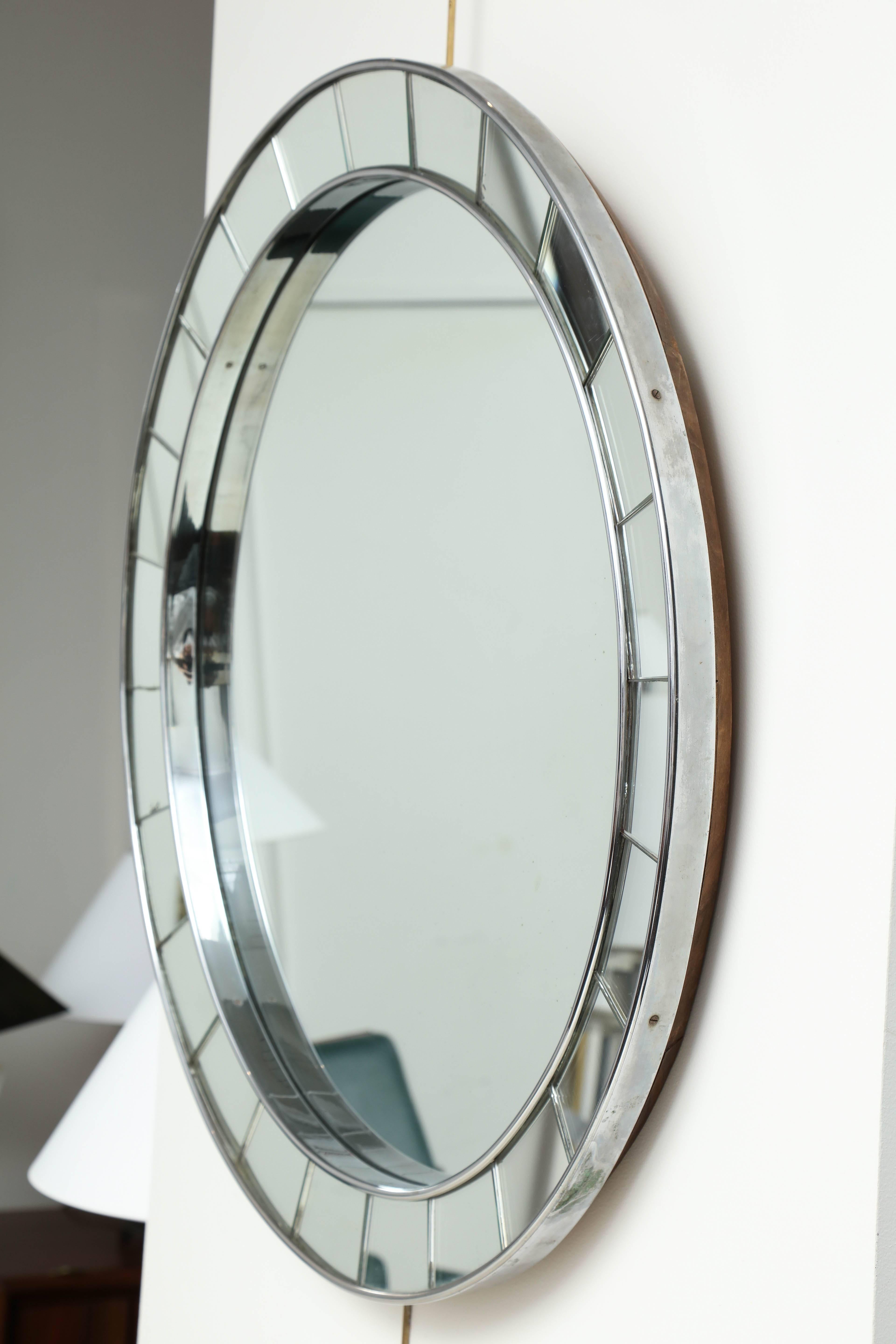 Glass Mid-20th Century Fontana Di Arte Round Mirror For Sale