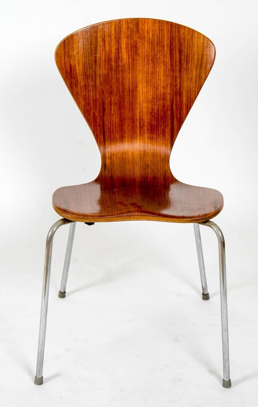 Mid-Century Modern Ensemble de 12 chaises vintage au prix coûteux. en vente
