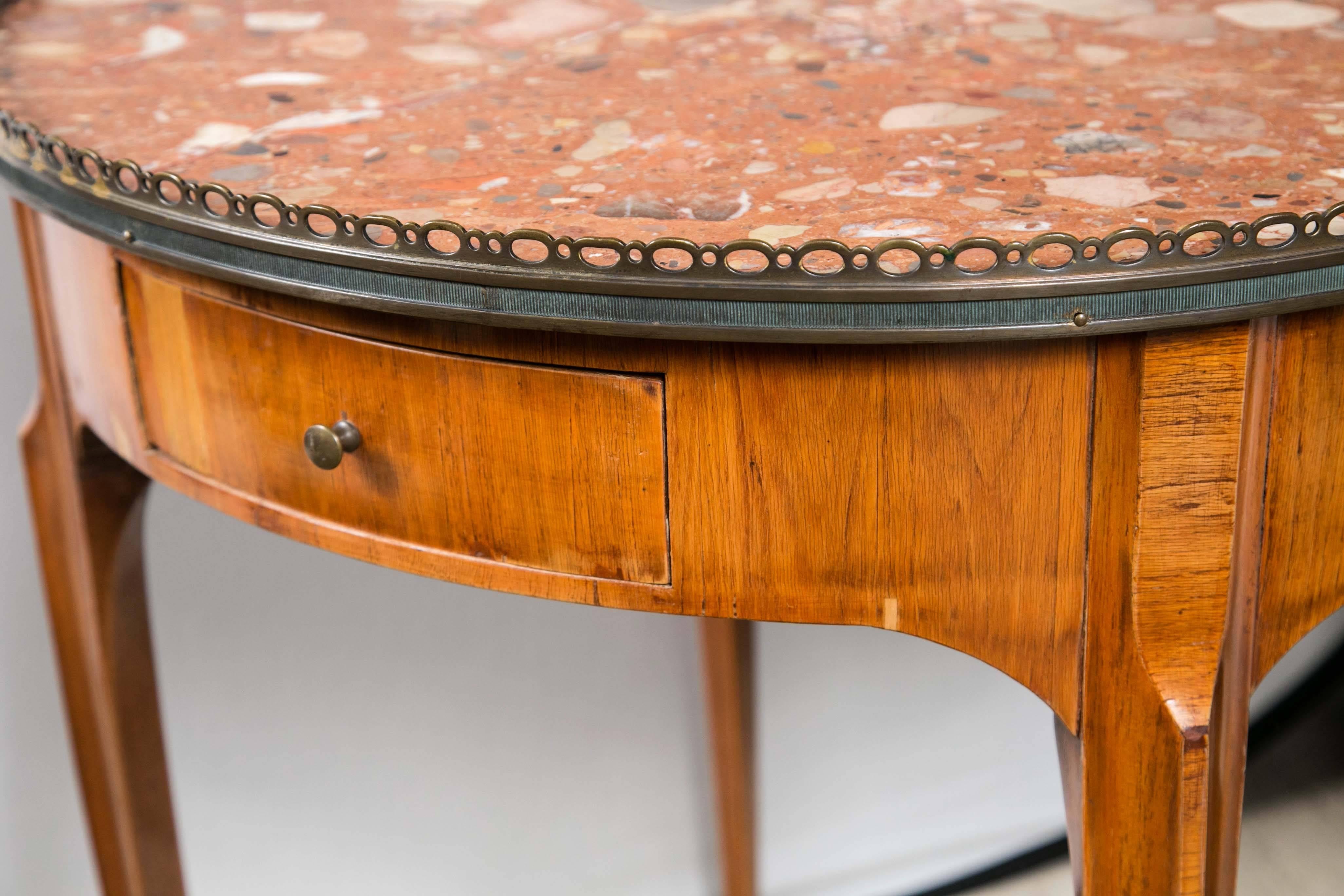 Marble-Topped Galleried Gueridon Table In Excellent Condition For Sale In Woodbury, CT