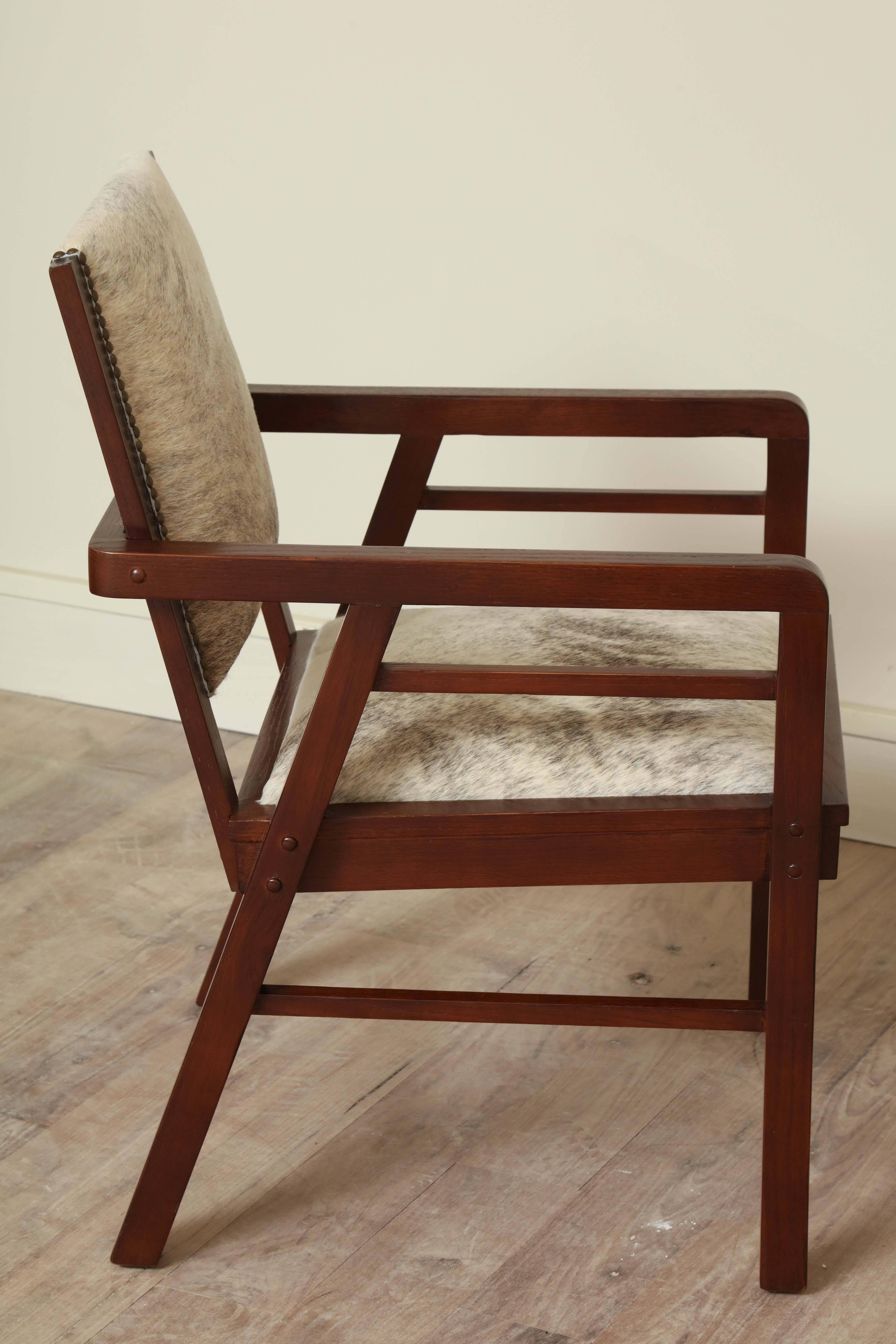 Mid-20th Century Pair of Oak Chairs For Sale