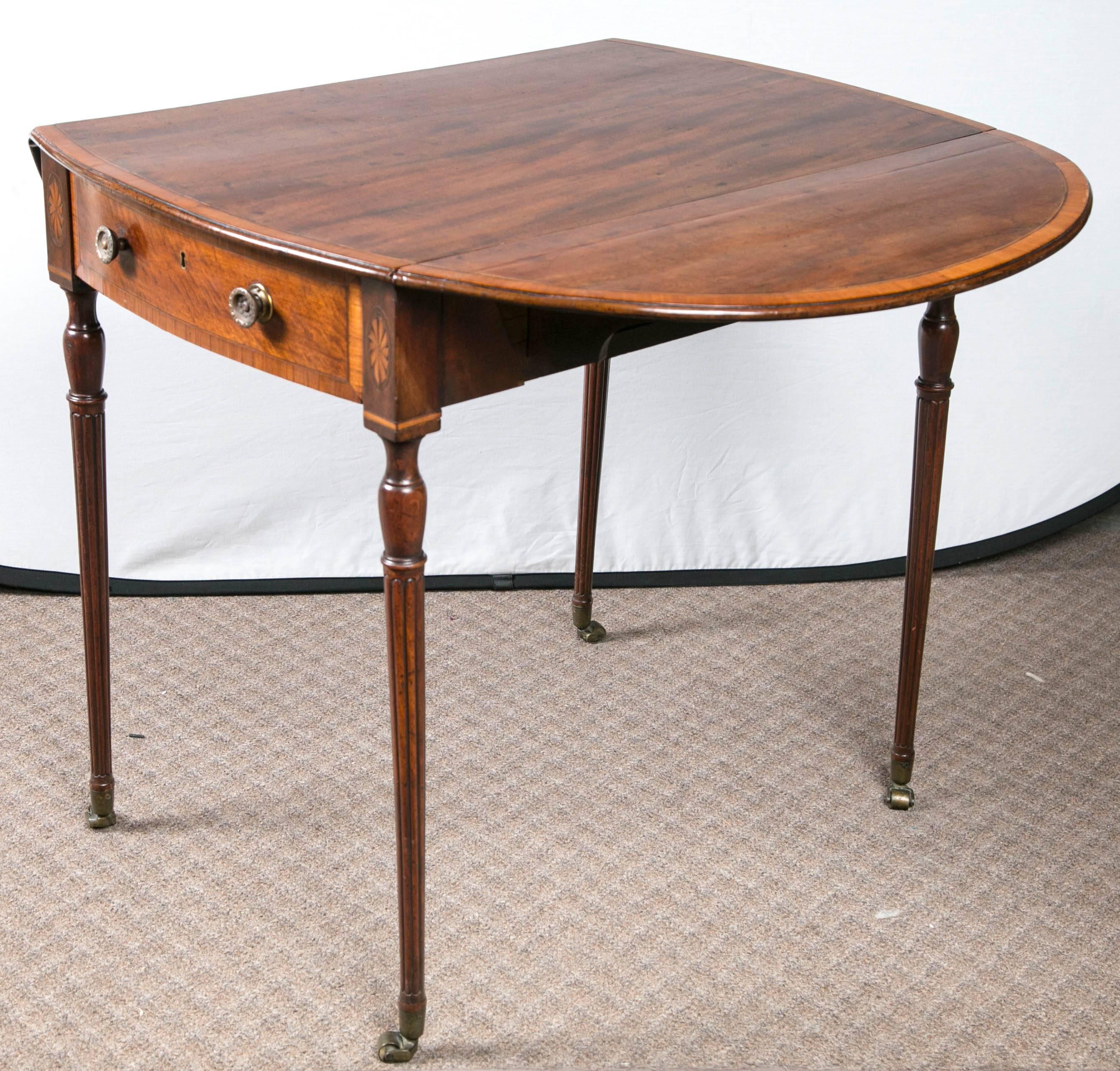 18th Century Fine English Pembroke Table