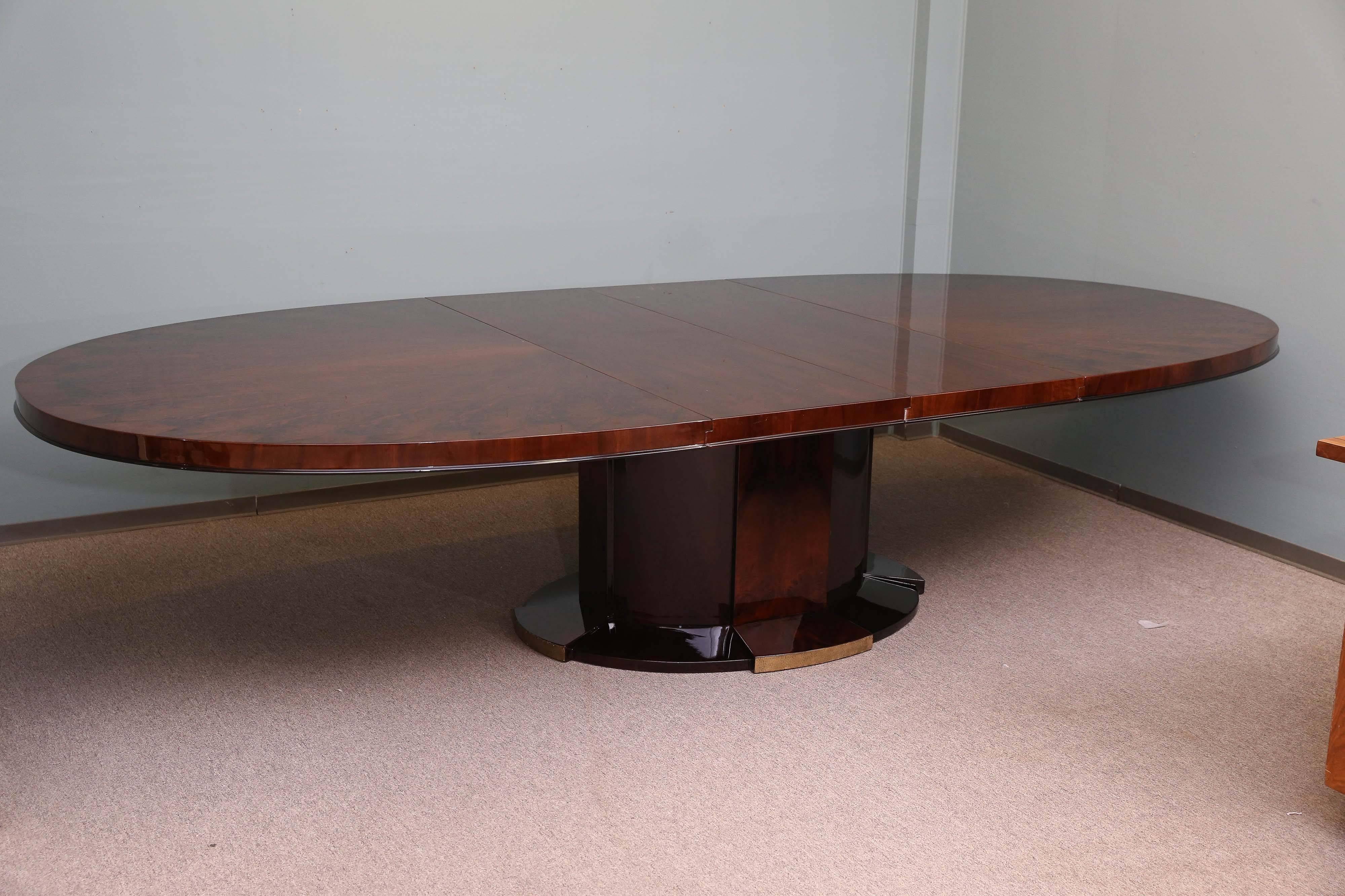 20th Century Art Deco Oval Dining Room Table