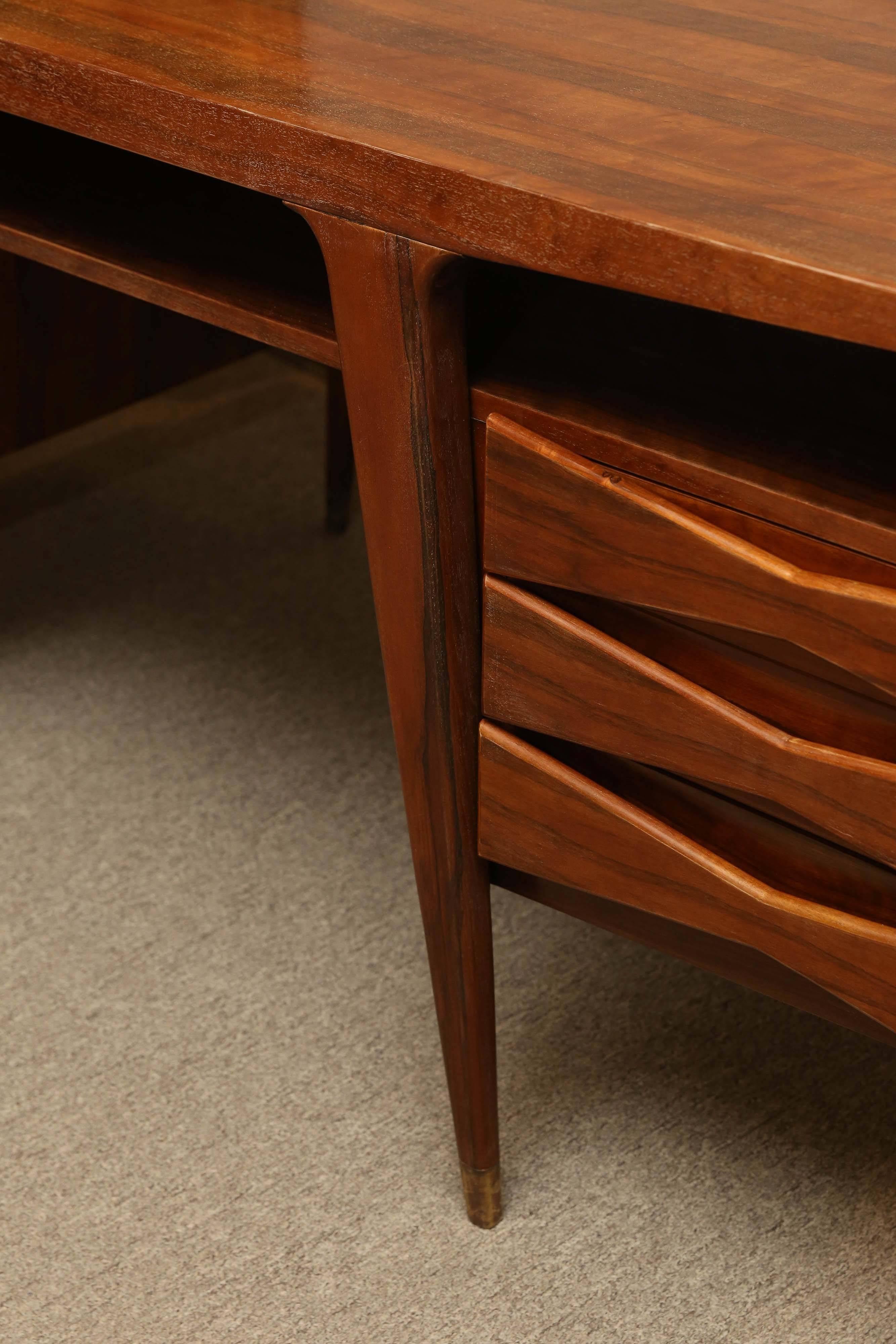 Danish Mid - Century Writing Desk in Walnut In Good Condition For Sale In Houston, TX