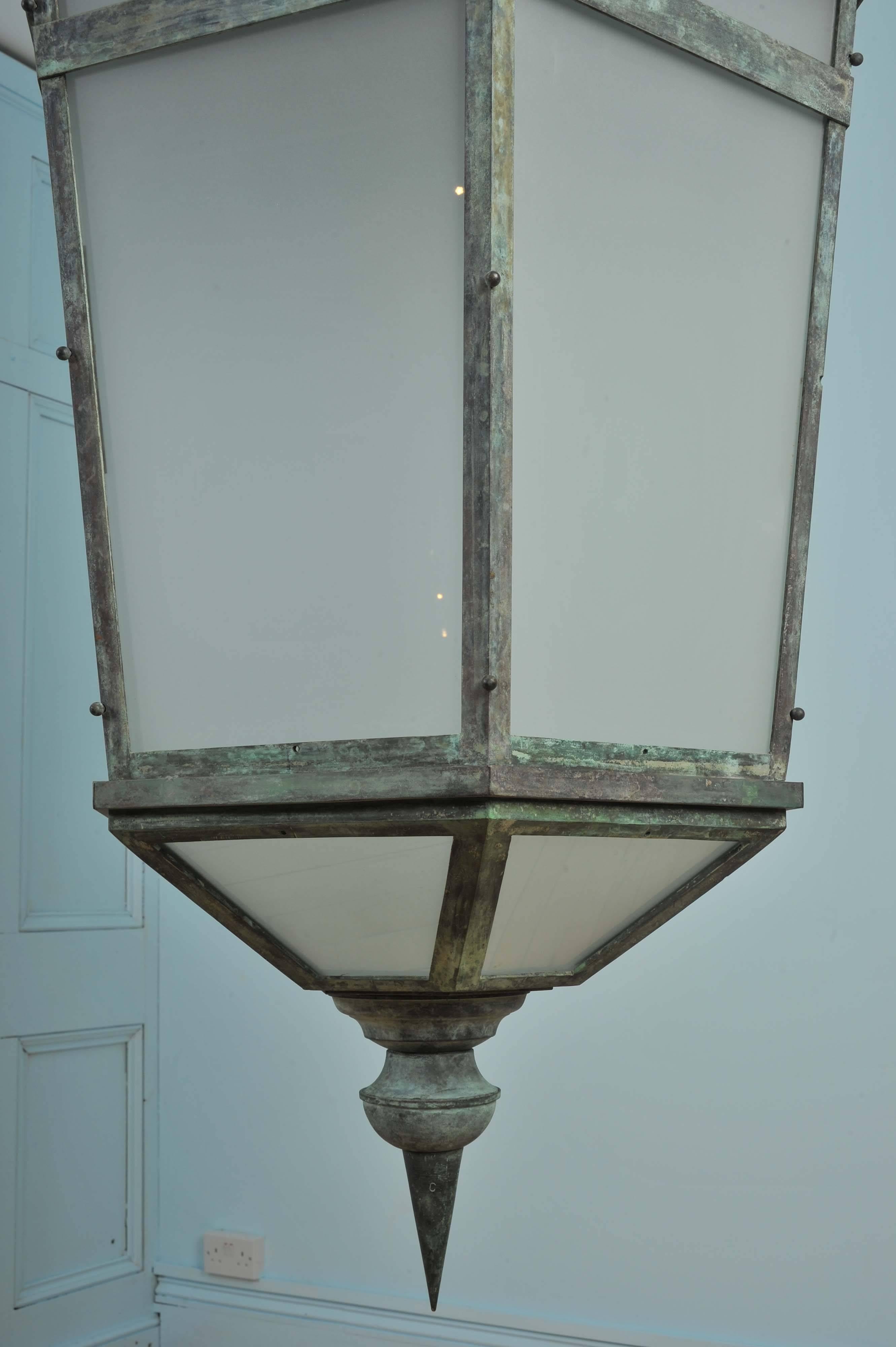 Pair of Grand Size Bronze Lanterns In Good Condition In London, GB
