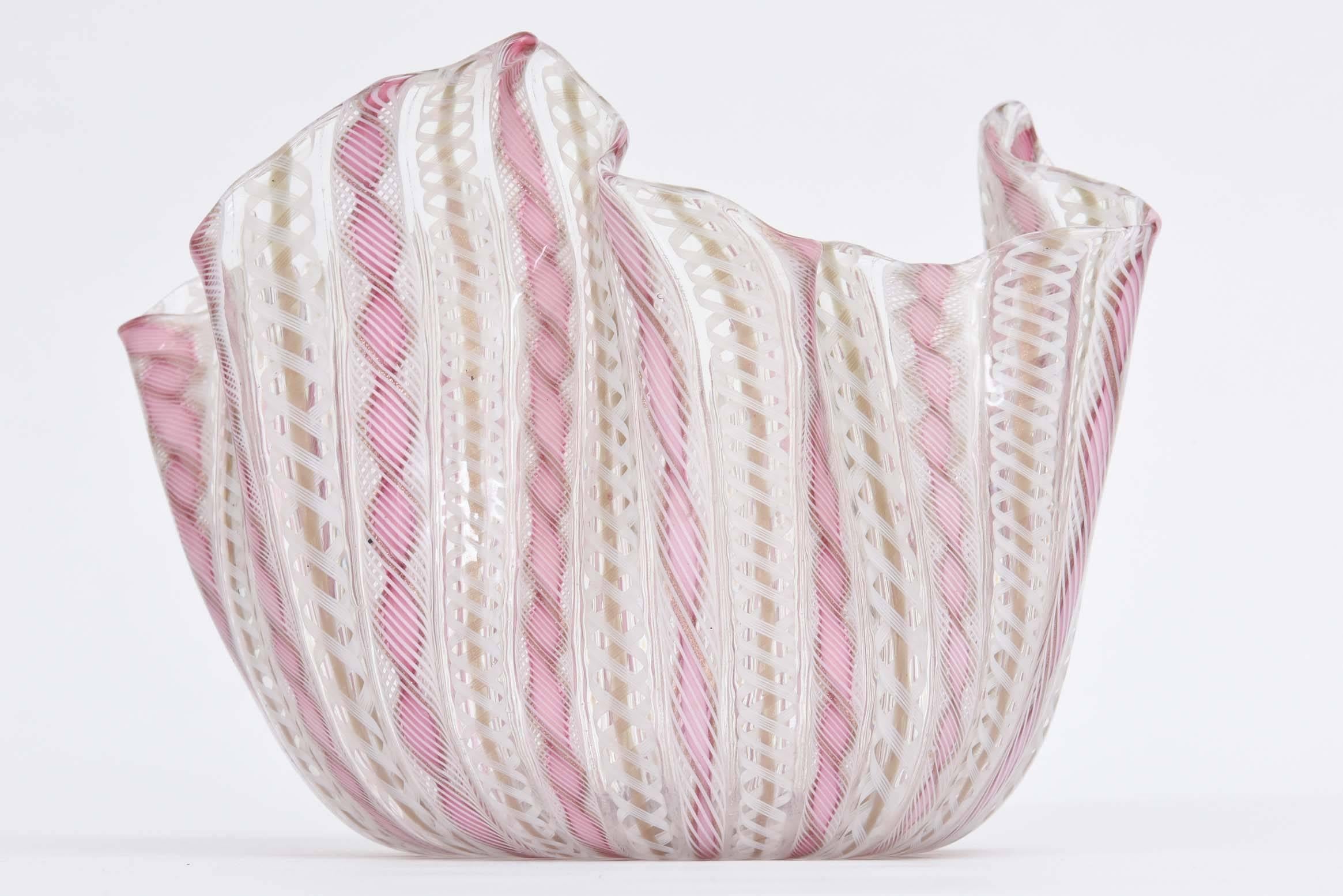Hand-Crafted Vintage Venetian Glass Pink and White Latticino Center Bowl