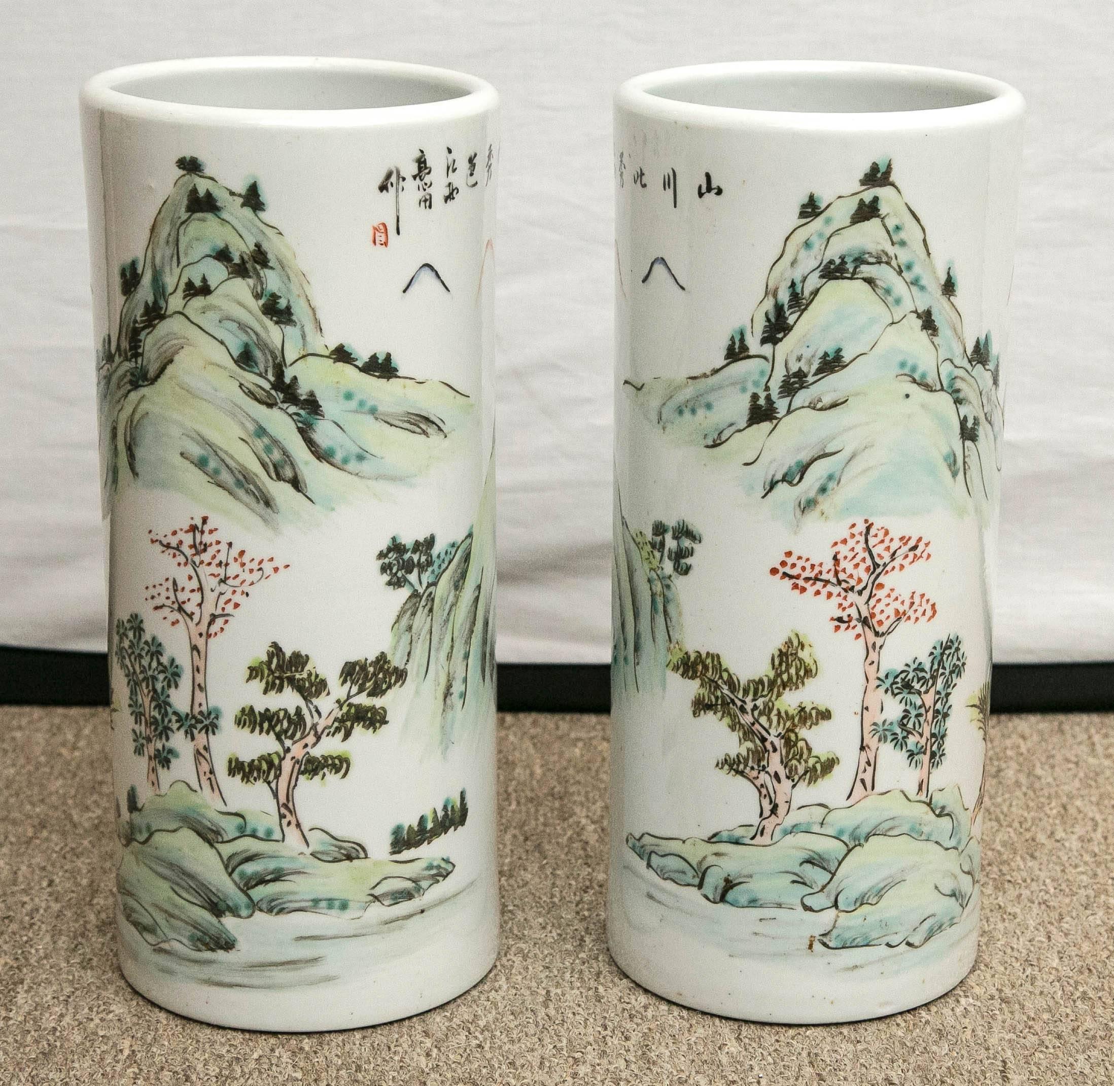 Pair of hand-painted Qian-jiang style porcelain hat stands. Republic period.
