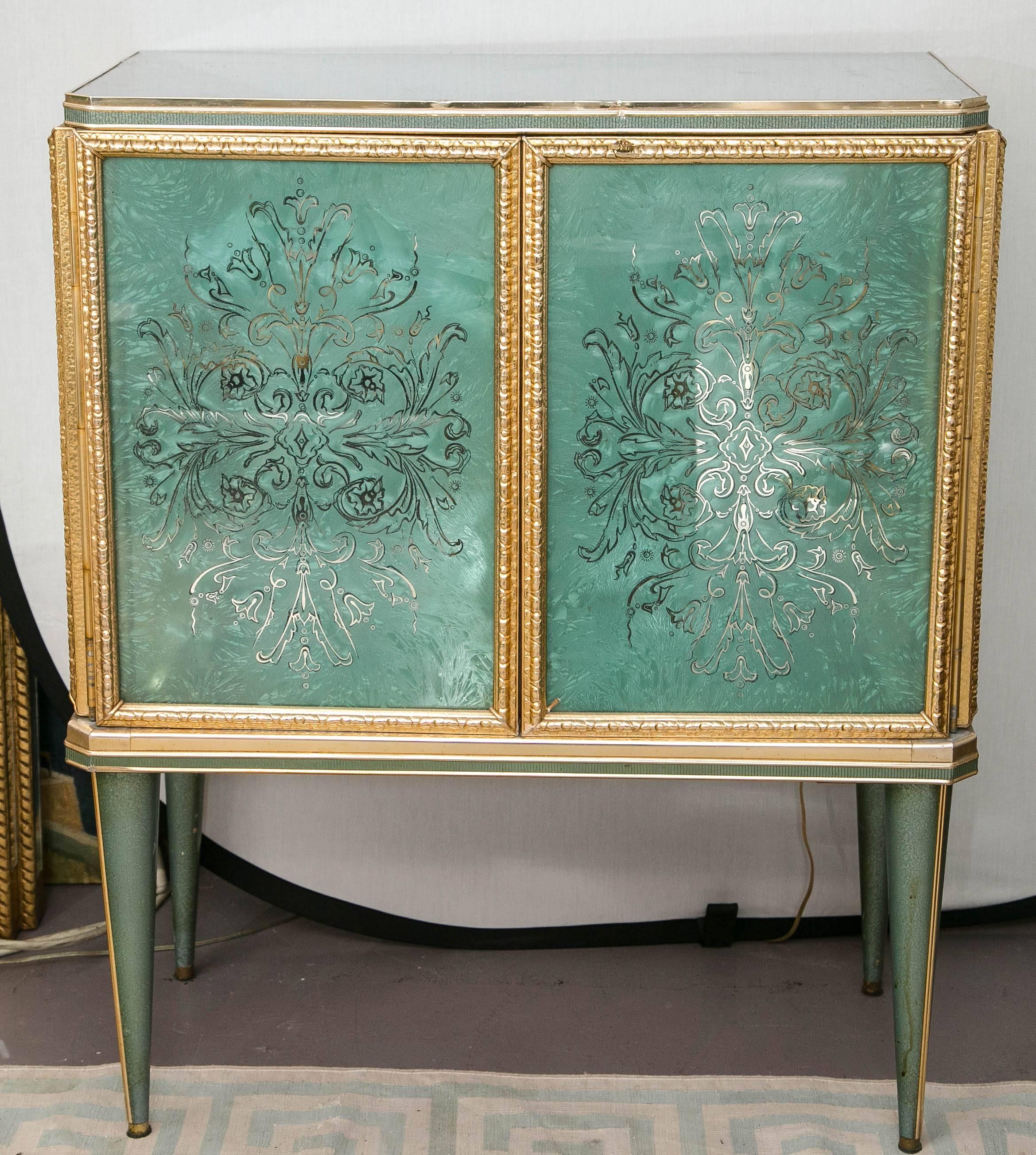 Classical Roman Decorative Lighted Glass Cabinet