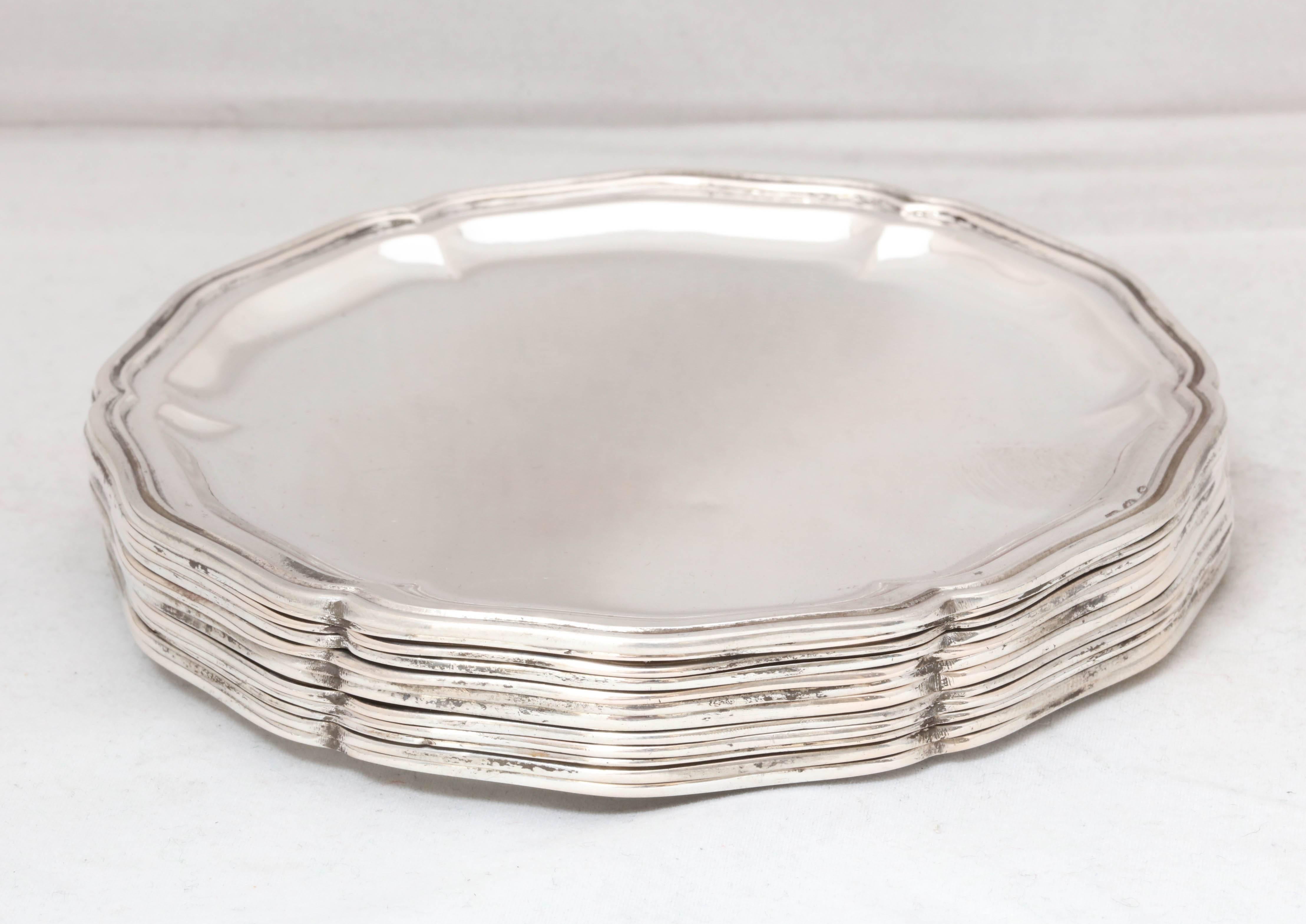 Edwardian set of 12 Austrian Continental .800 Silver Bread and Butter Plates In Good Condition In New York, NY