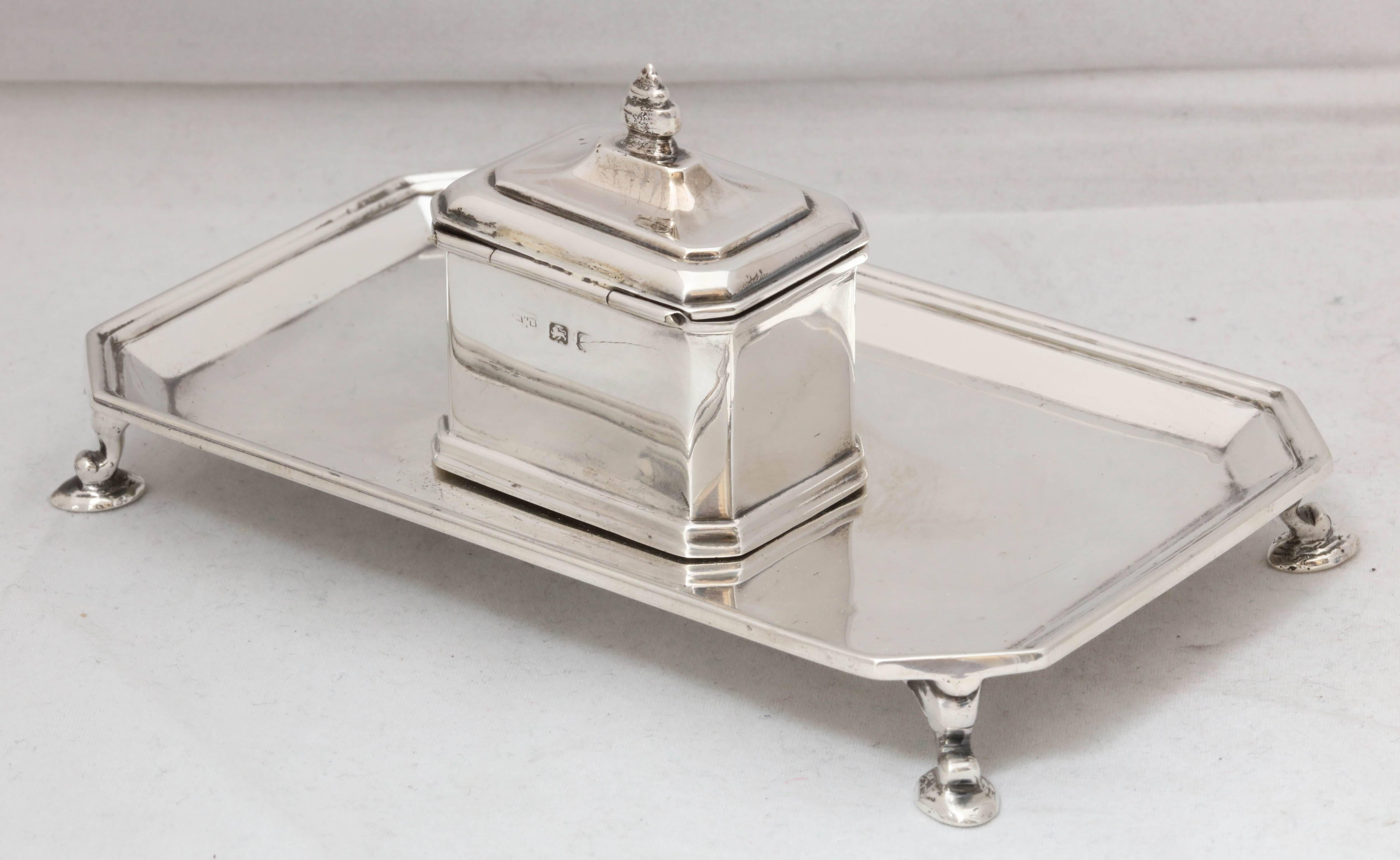 Art Deco  All Sterling Silver Inkwell on Sterling Silver Footed Inkstand For Sale 1