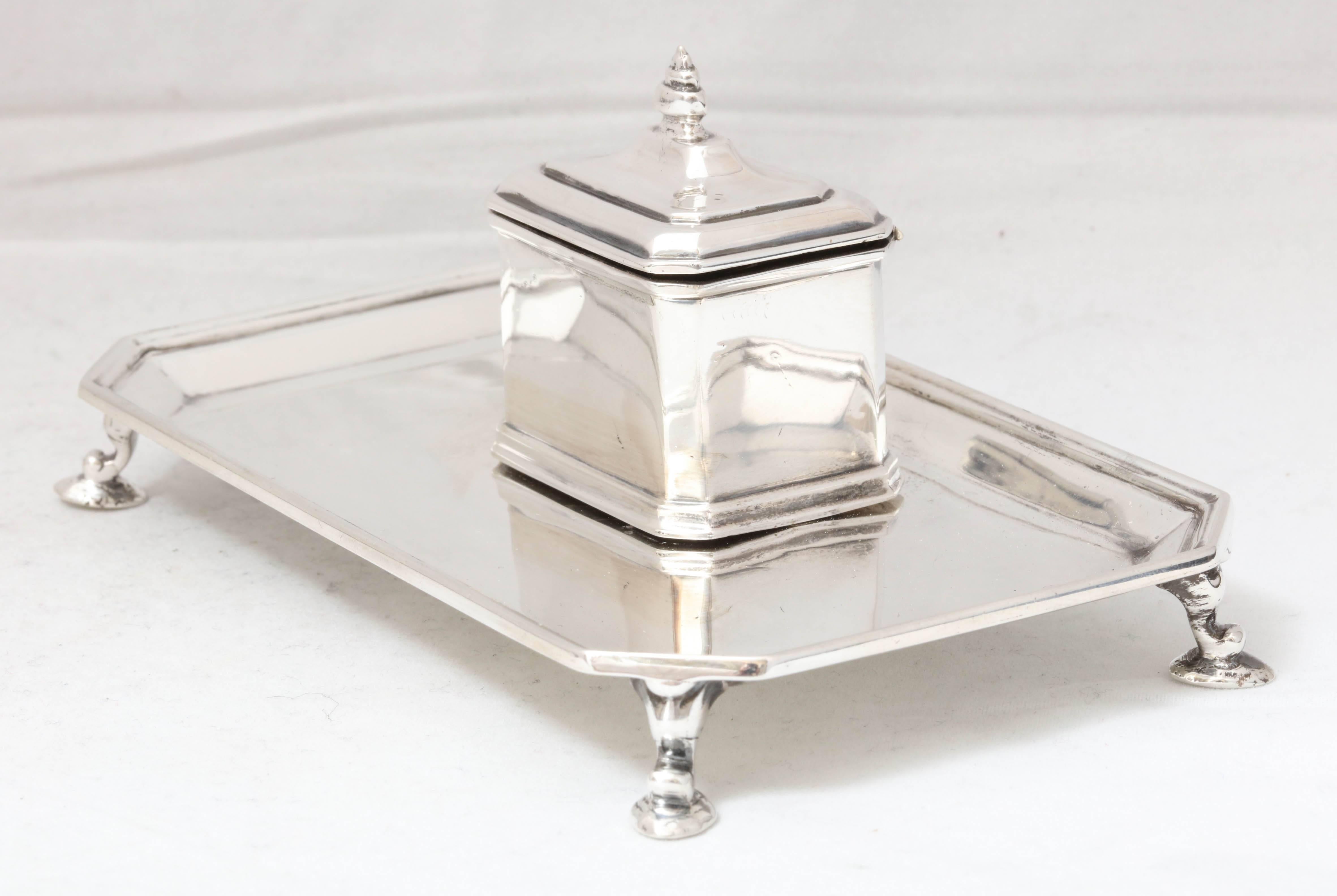 Art Deco  All Sterling Silver Inkwell on Sterling Silver Footed Inkstand For Sale 4