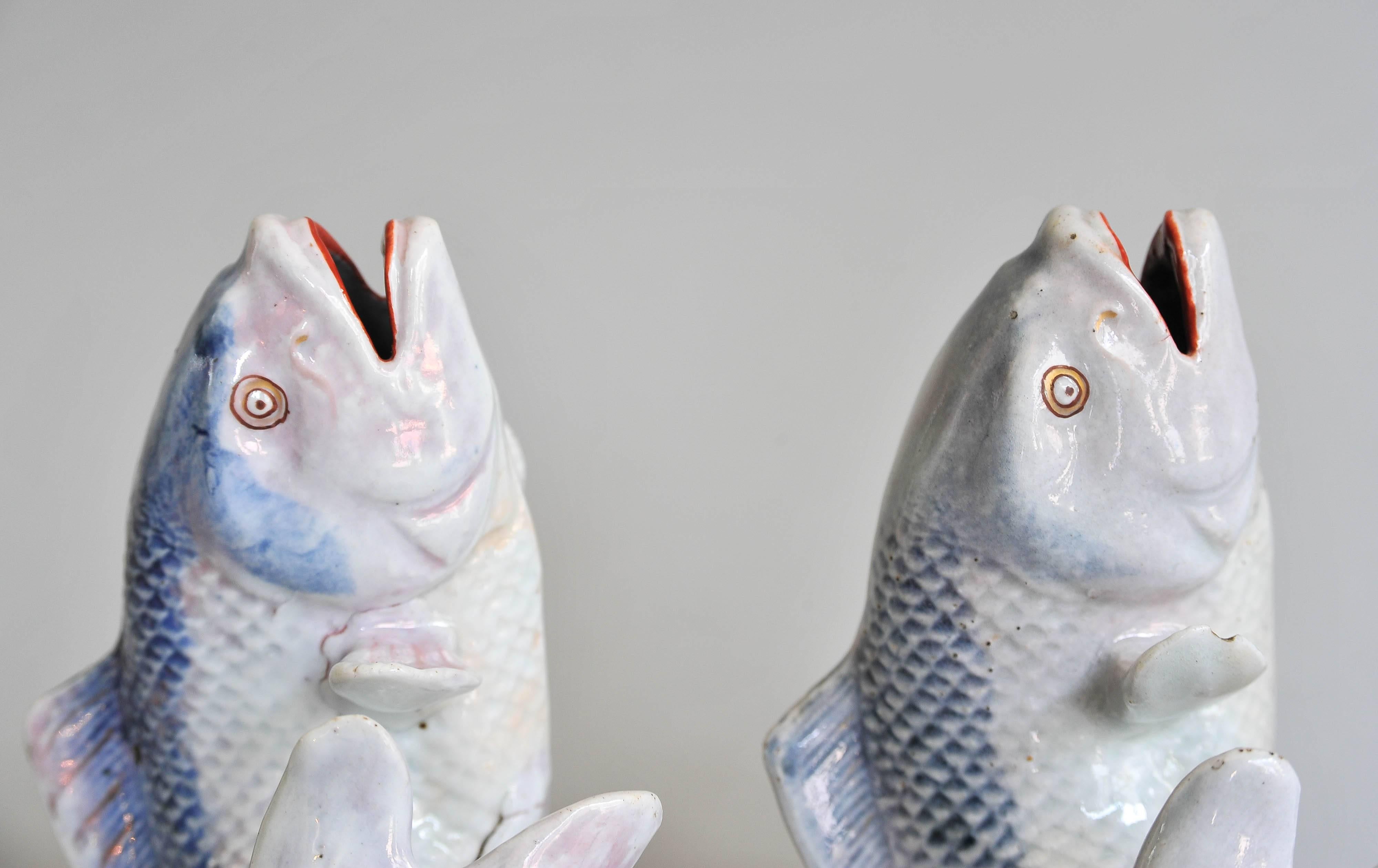 Early 18th Century Pair of Japanese Arita Porcelain Figures of Leaping Carp In Excellent Condition For Sale In London, GB