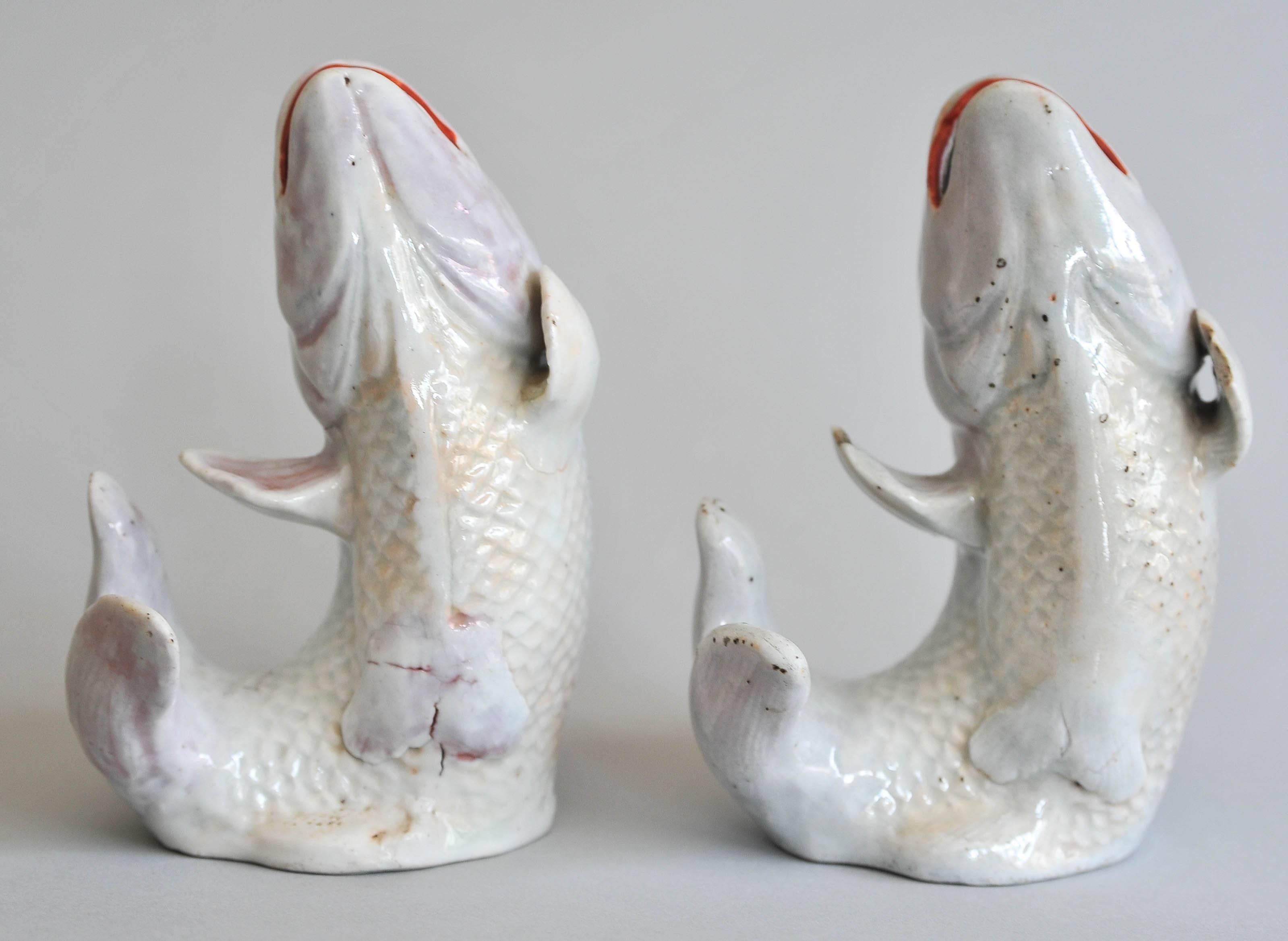 Early 18th Century Pair of Japanese Arita Porcelain Figures of Leaping Carp For Sale 4