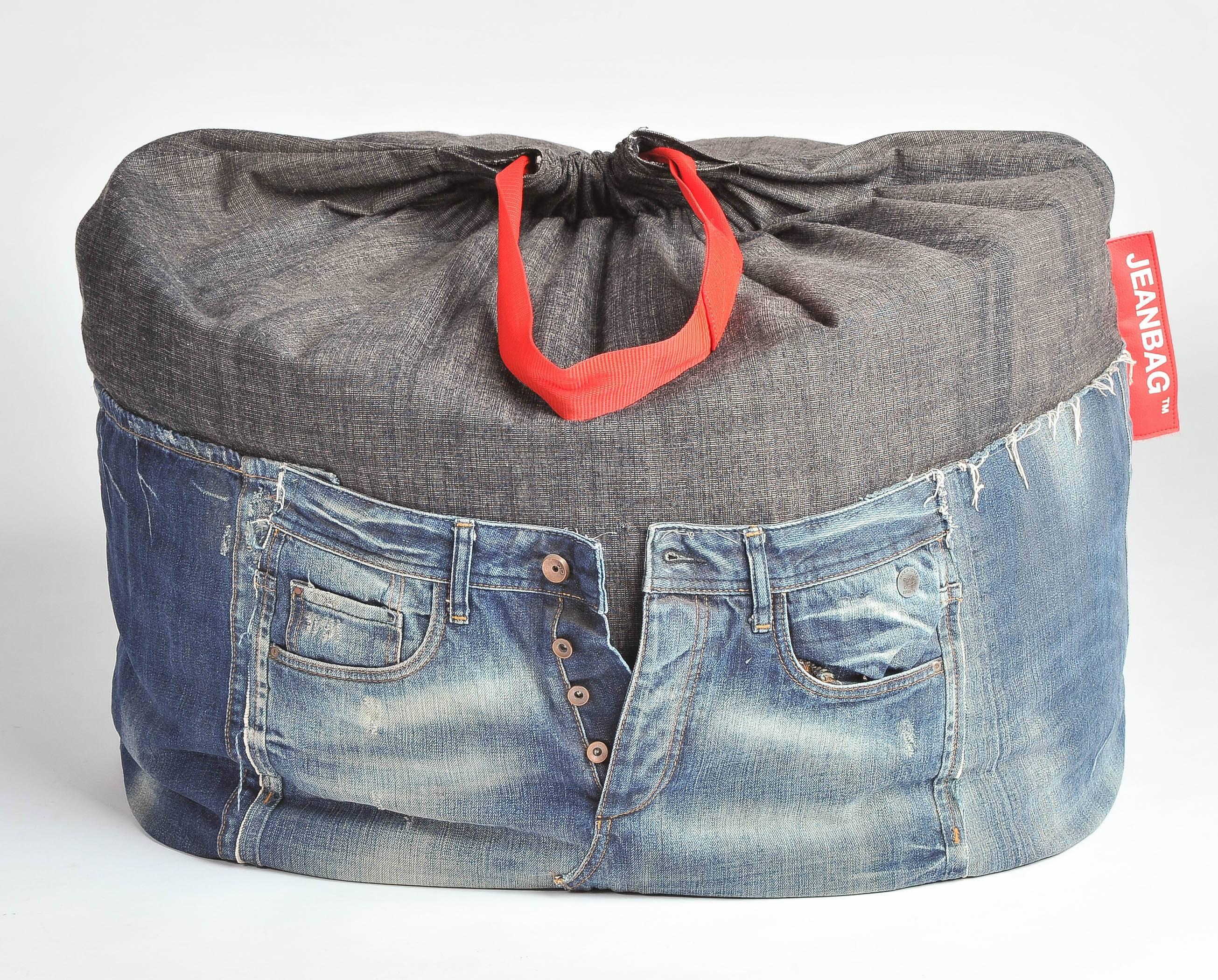 A Super comfy contemporary modern Rock and Roll style bean bag. Made out vintage 1970s denim
 

Made by Joelle Talmasse