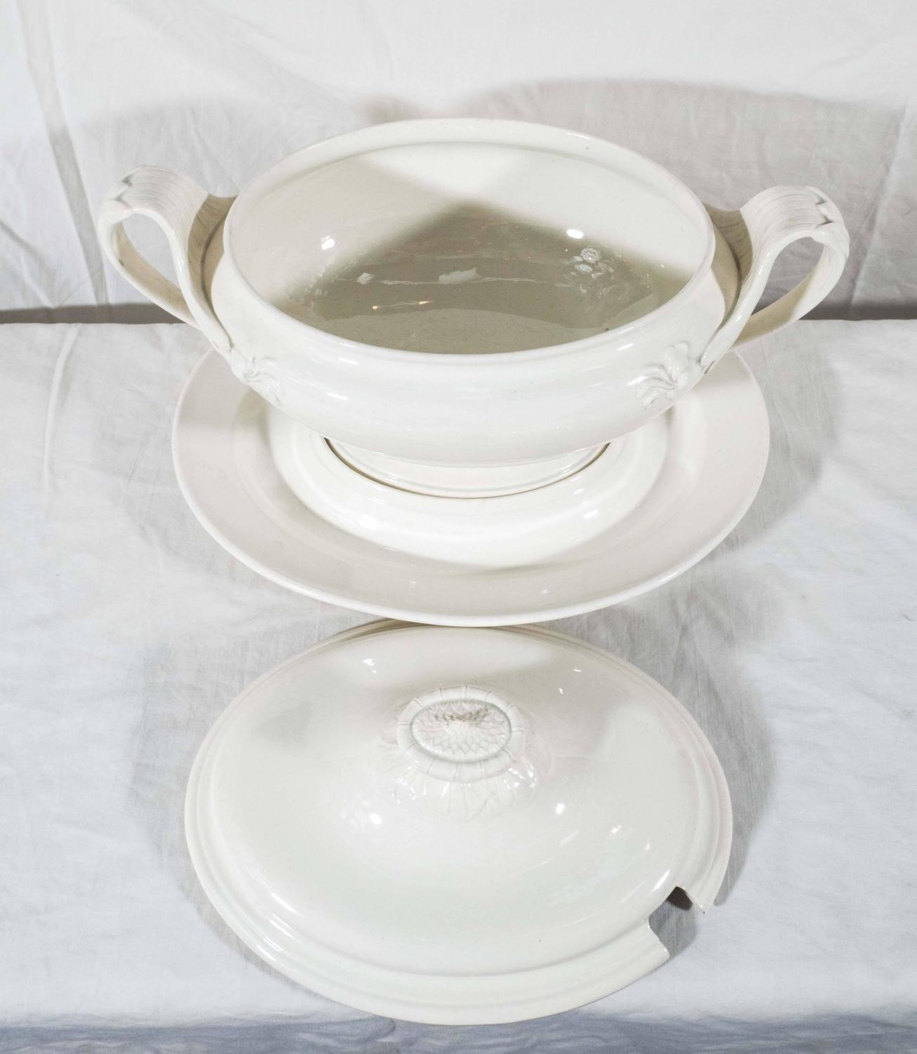 Antique Wedgwood Creamware Soup Tureen For Sale at 1stdibs