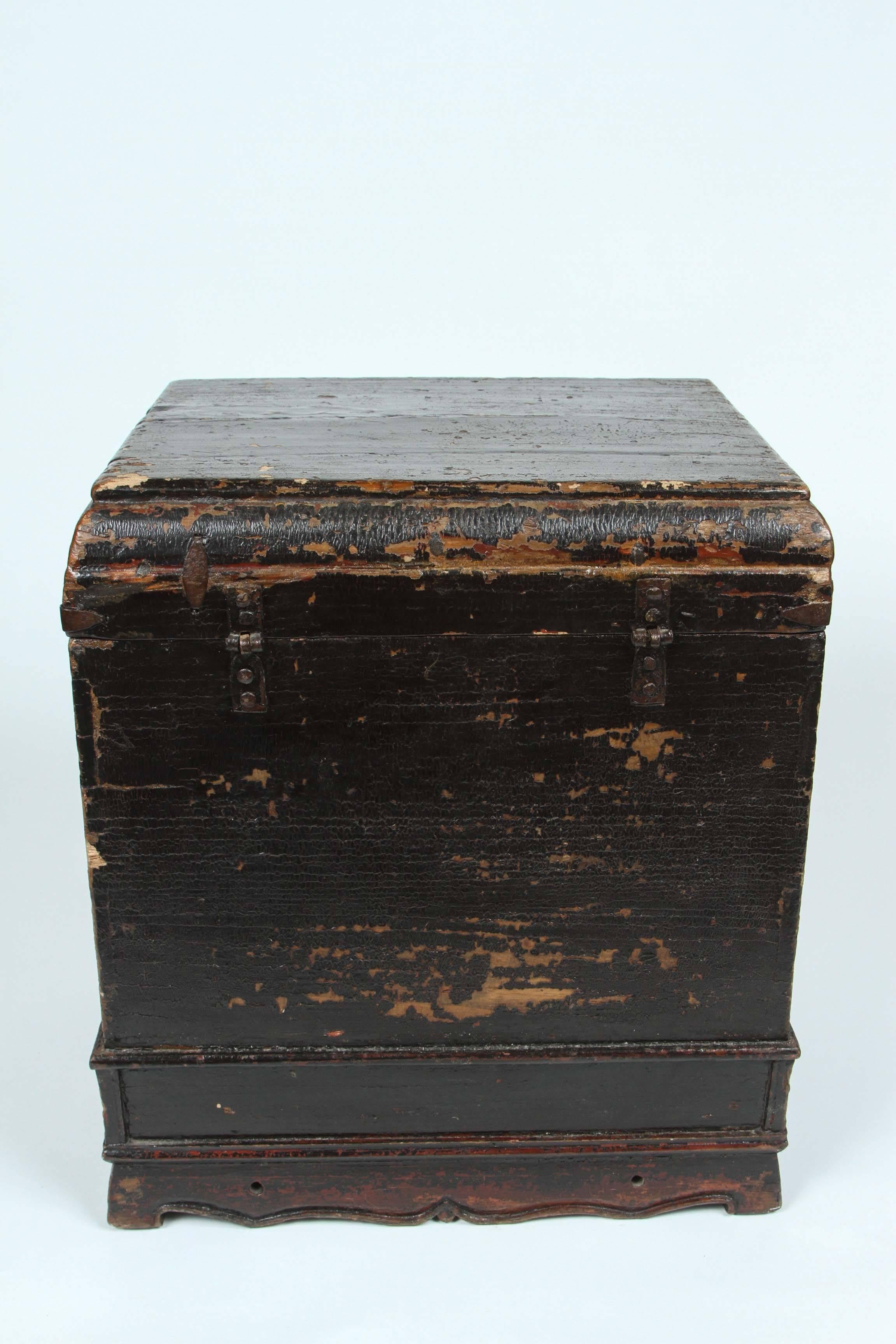 Antique Chinese Chest 5