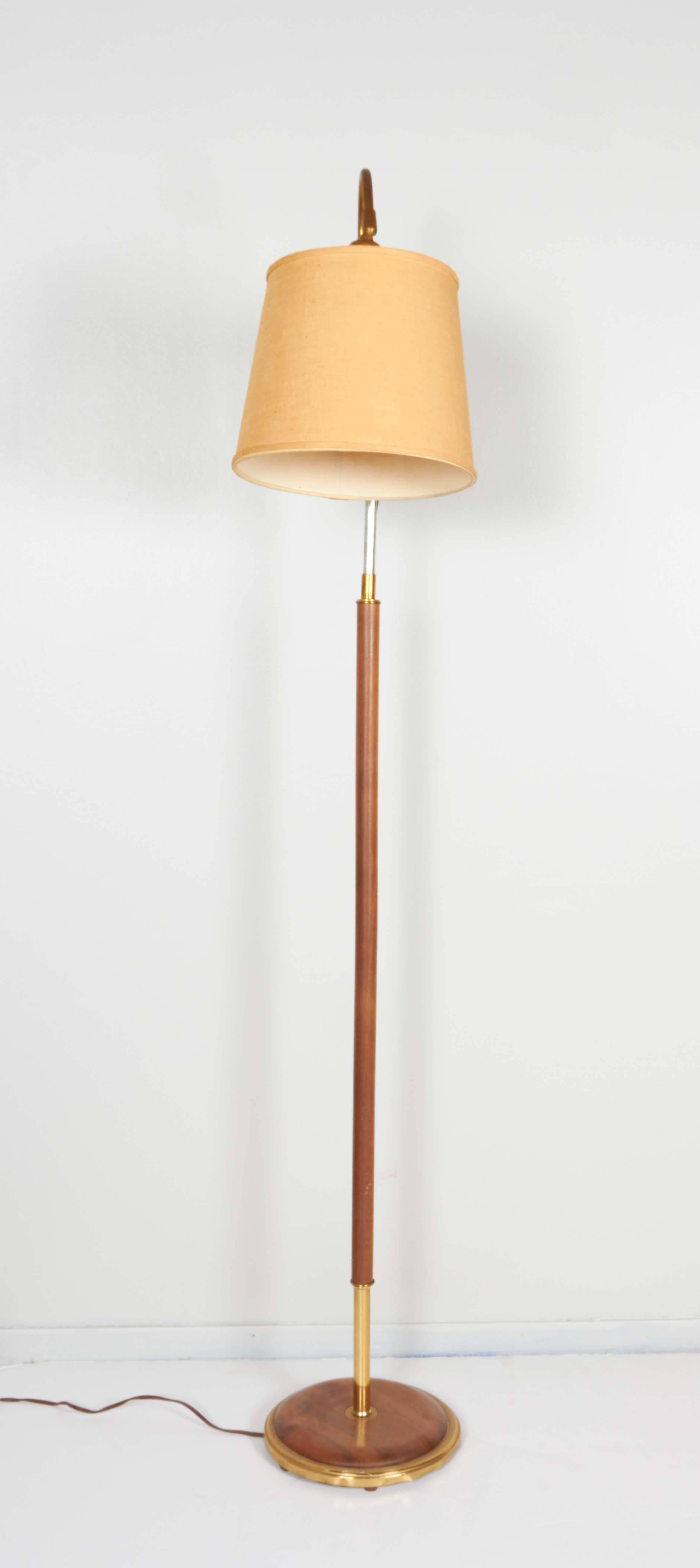 Adjustable Lantern Floor Lamp with Wood Base In Good Condition In New York, NY