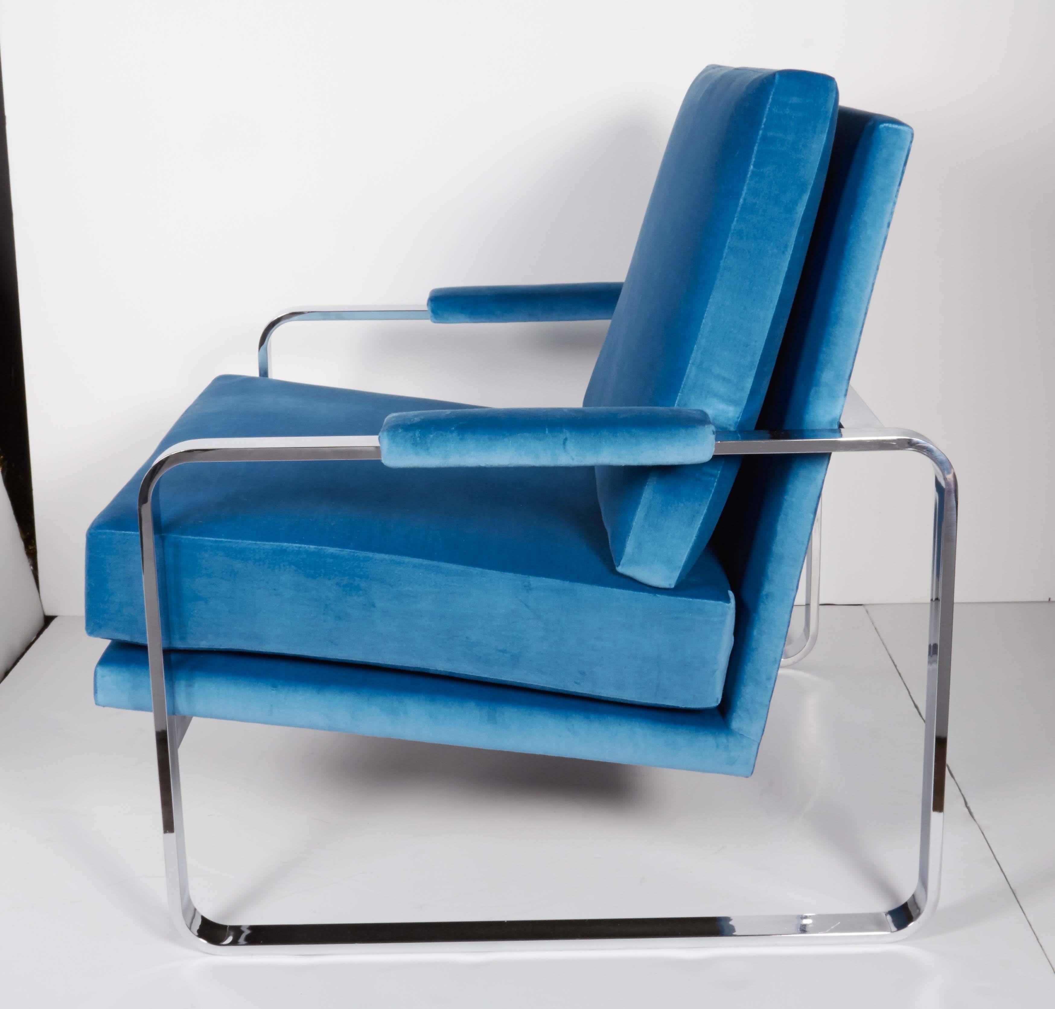 Mid-Century Modern Pair of Lounge Chairs in Cerulean Blue Velvet Designed by Milo Baughman