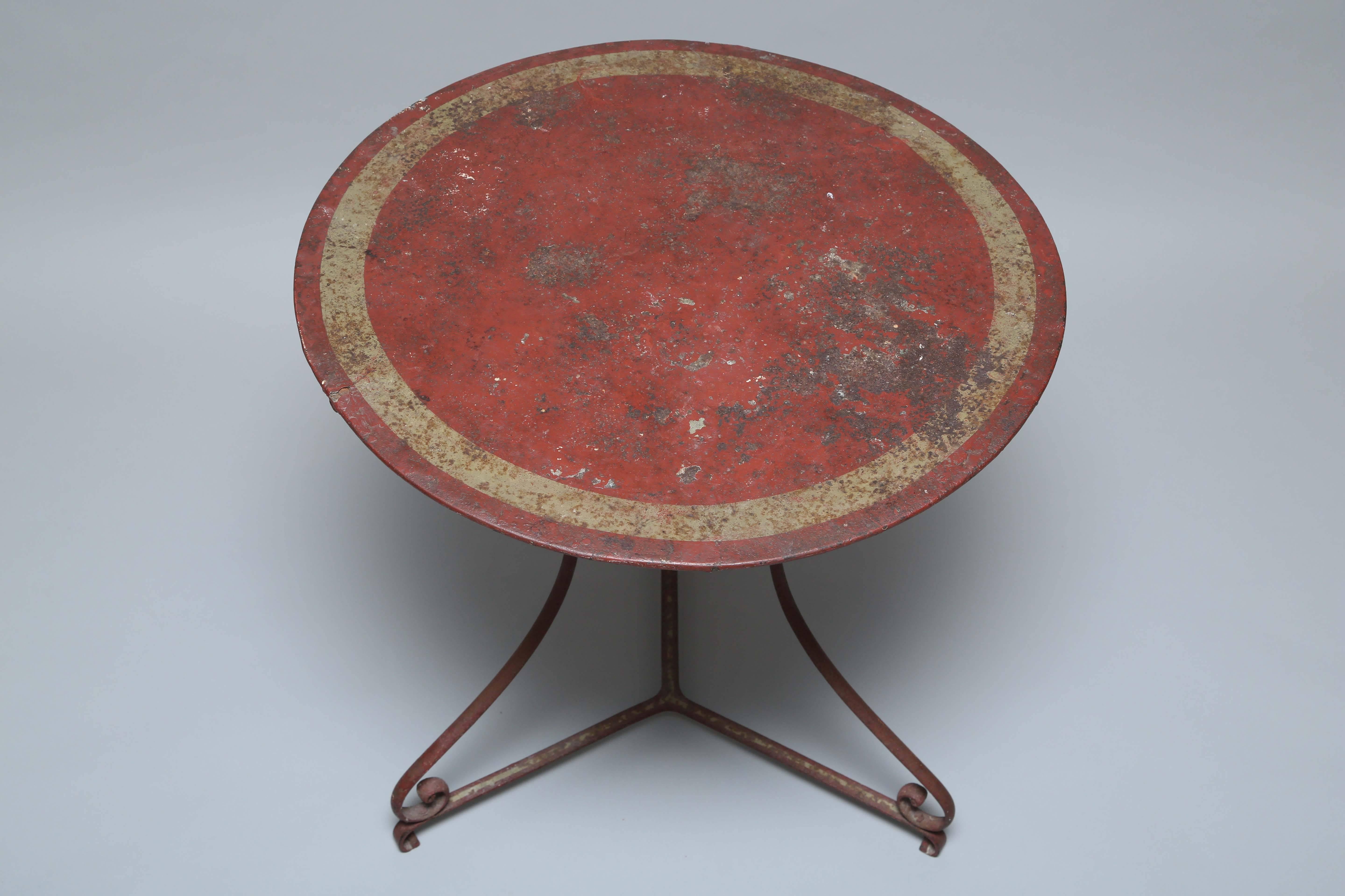 Metal 19th Century French Painted Tole Cafe Table For Sale