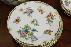 Hungarian 26 Pieces Queen Victoria Herend Dinnerware Set