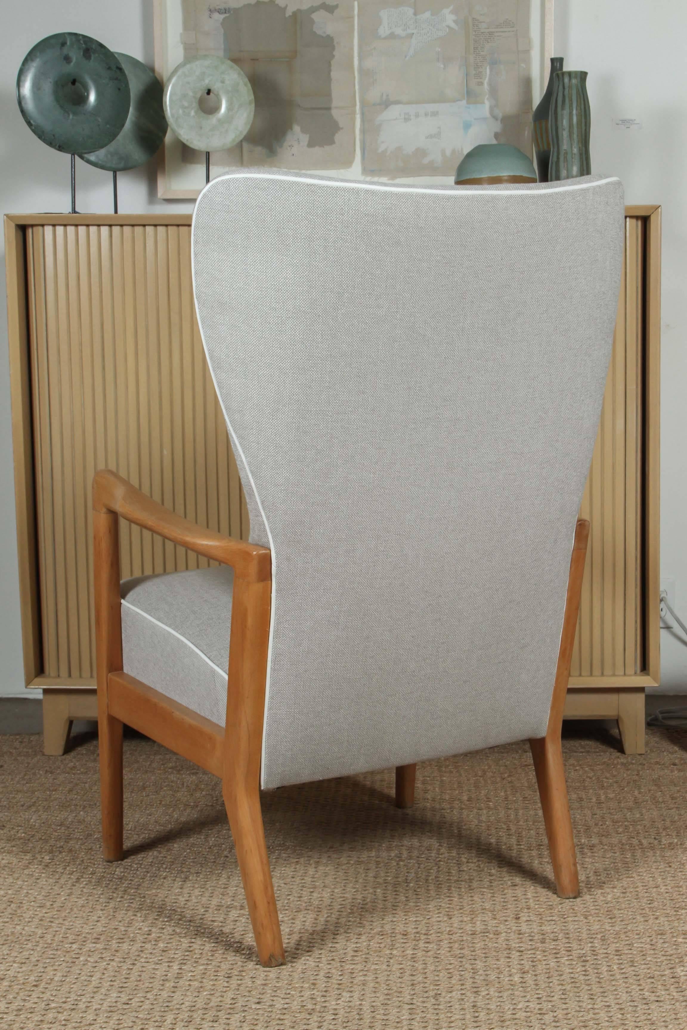 Fritz Hansen Lounge Chair In Excellent Condition For Sale In Santa Monica, CA