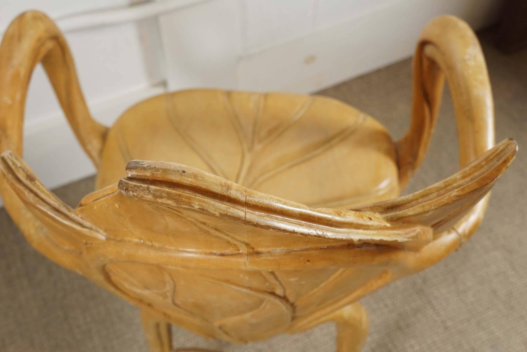 20th Century Pair of Carved Wood Leaf Armchairs For Sale