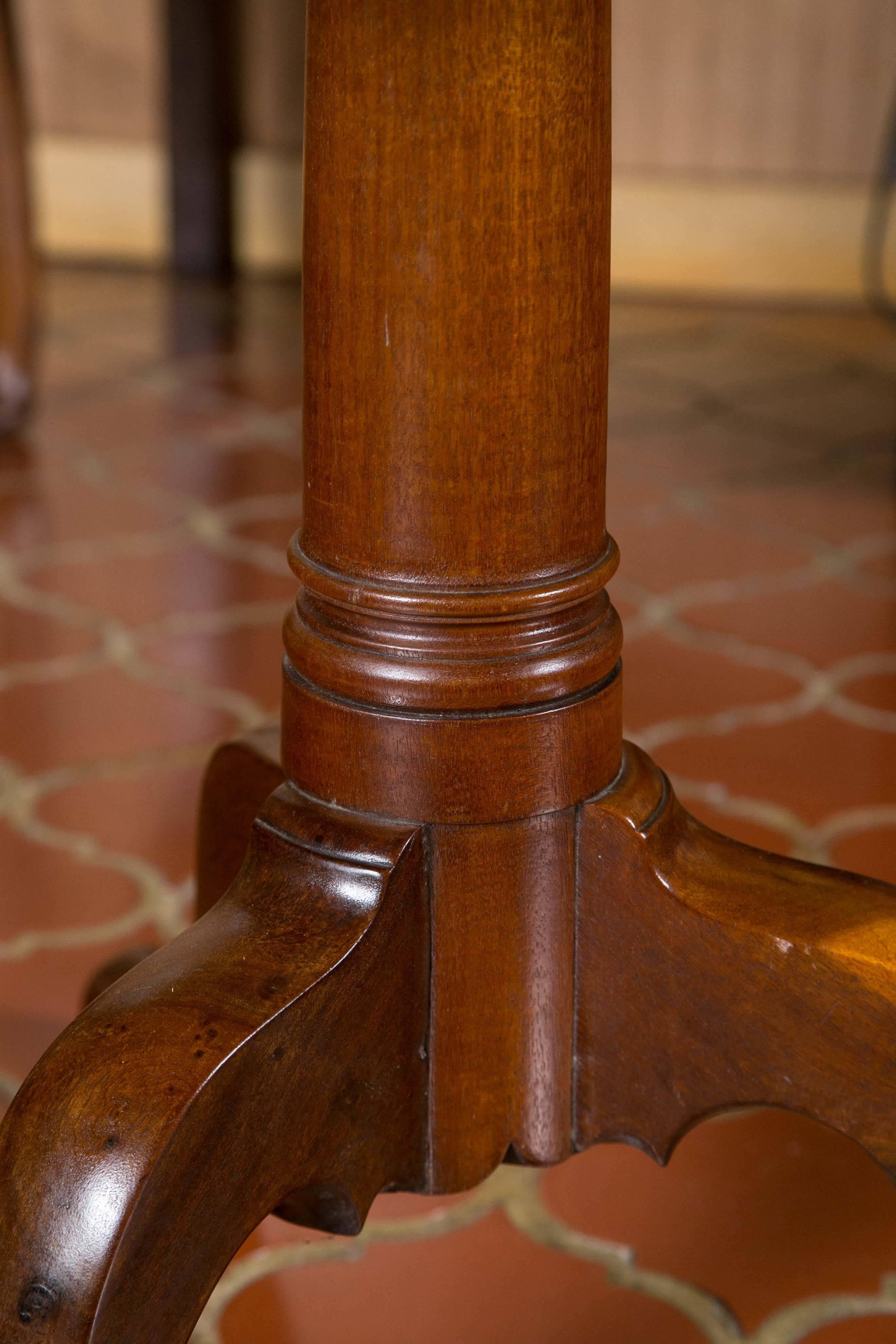 19th Century English Mahogany Oval Tilt-Top Breakfast Table