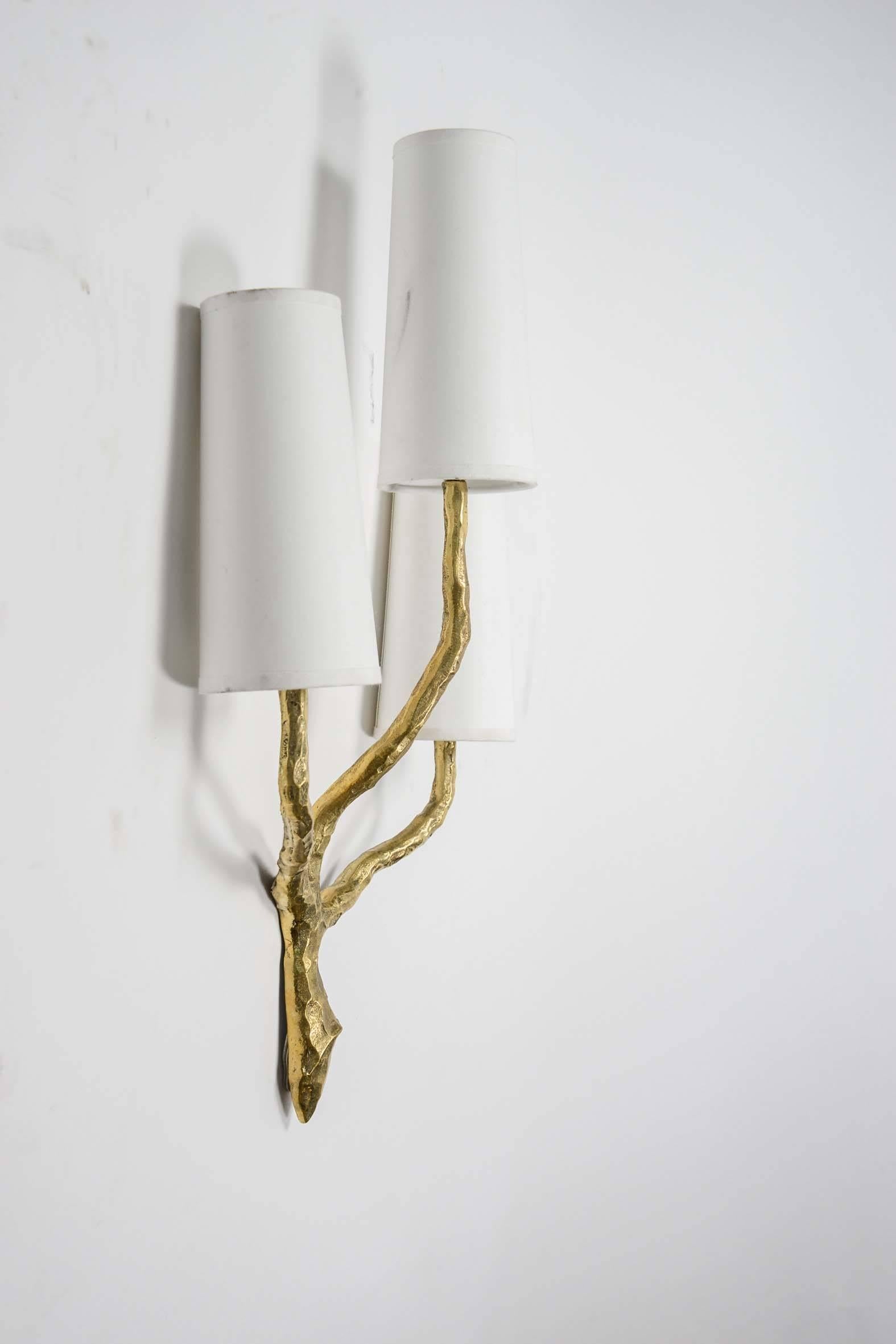Set of Four Gilded Bronze Brutalist Wall Sconces by Maison Arlus In Excellent Condition In Saint-Ouen, IDF