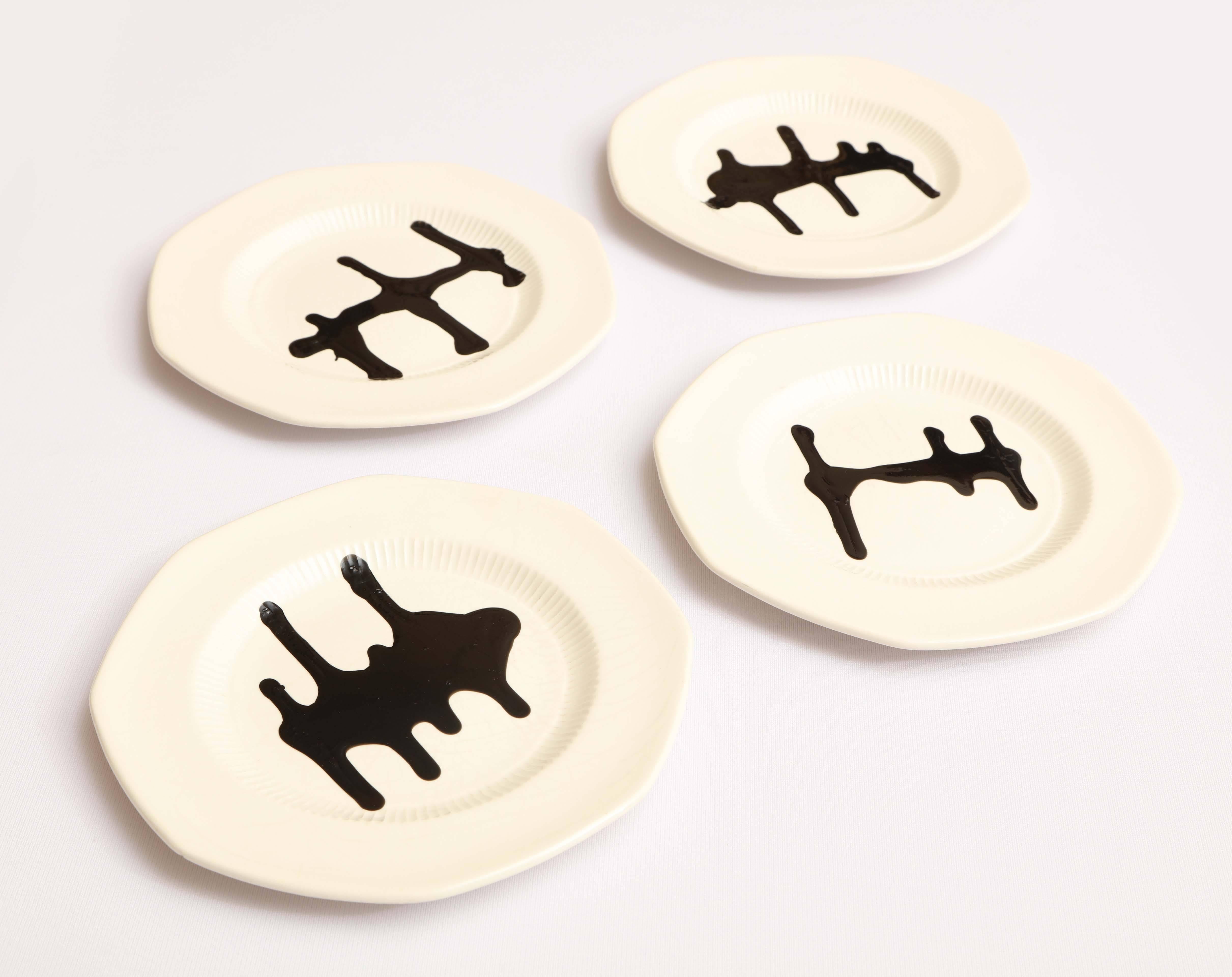 Set of four one of a kind hand-painted on ceramic. Vertebras is a study in free shapes and color.
Hand-painted on repurposed American ceramic plates and bake individually, Vertebras celebrates the most basic idea of shape creation for an