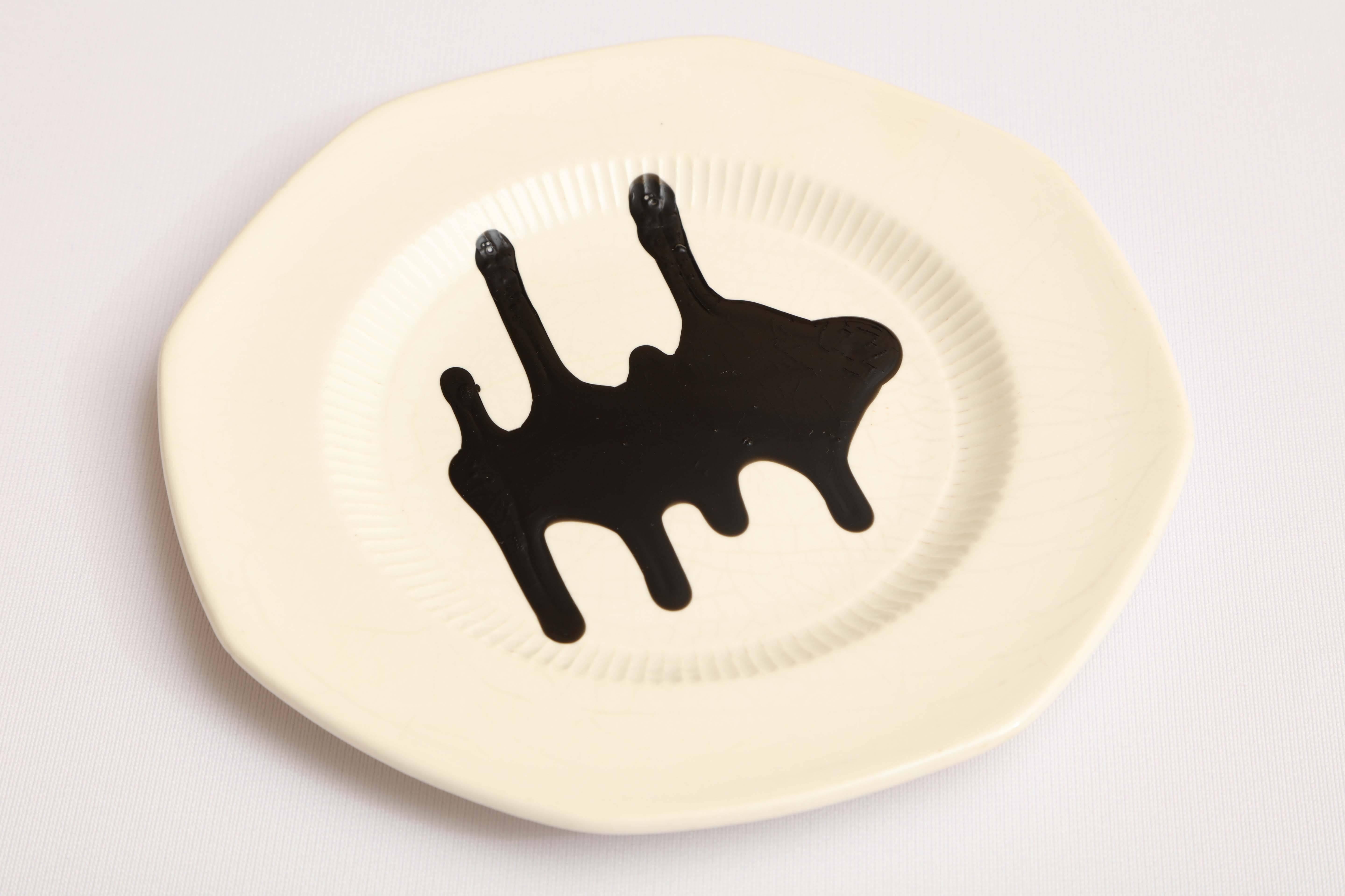 Contemporary Hand-Painted Vertebras Plate Set of Four In Excellent Condition For Sale In New York, NY